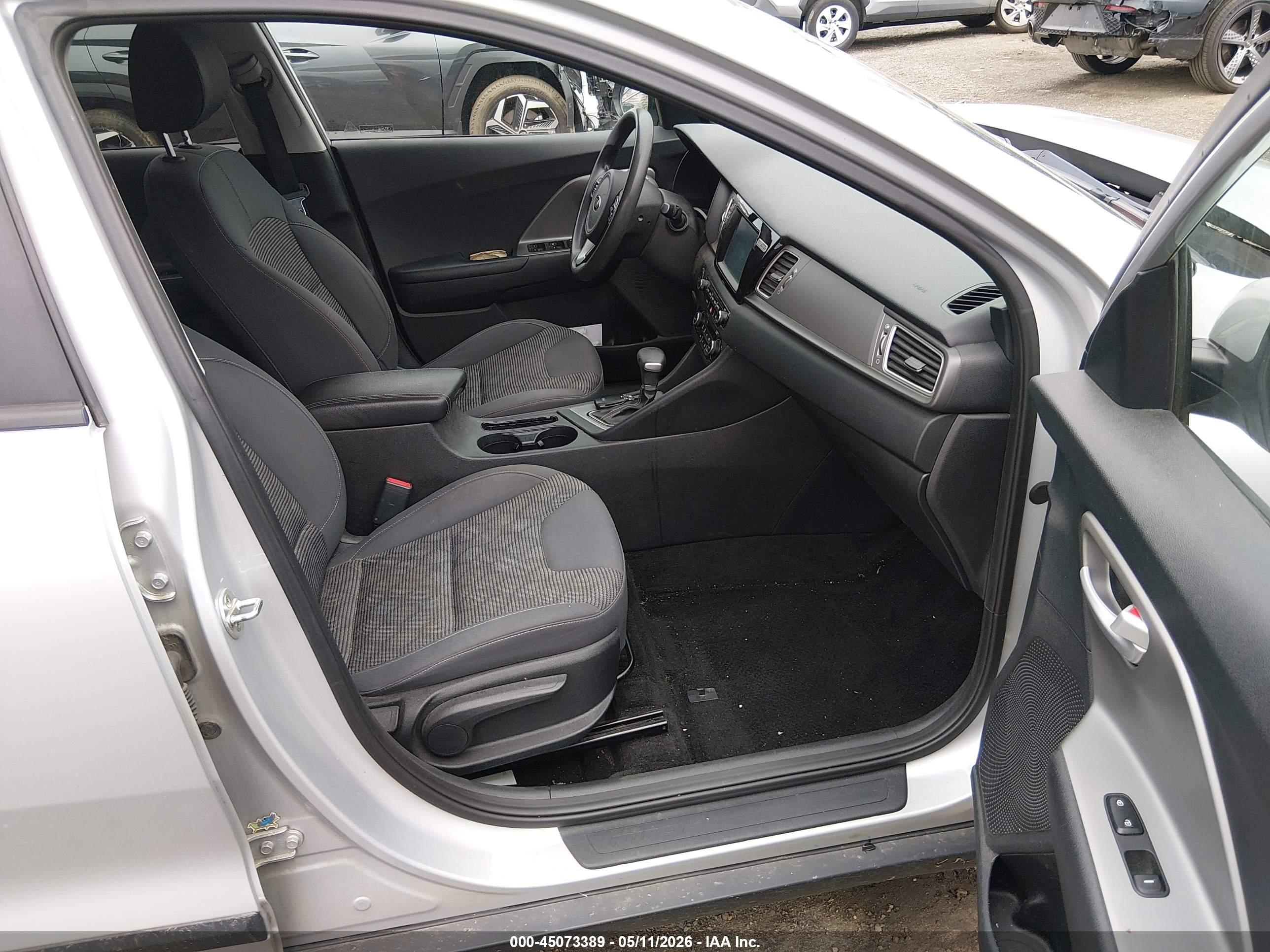 KIA NIRO image 5
