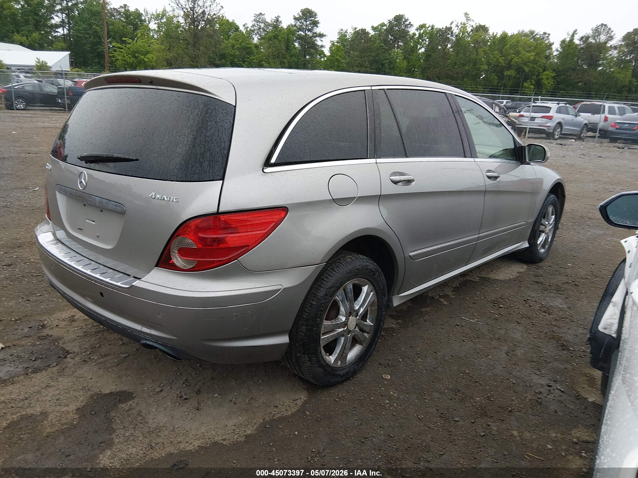 MERCEDES-BENZ R image 4