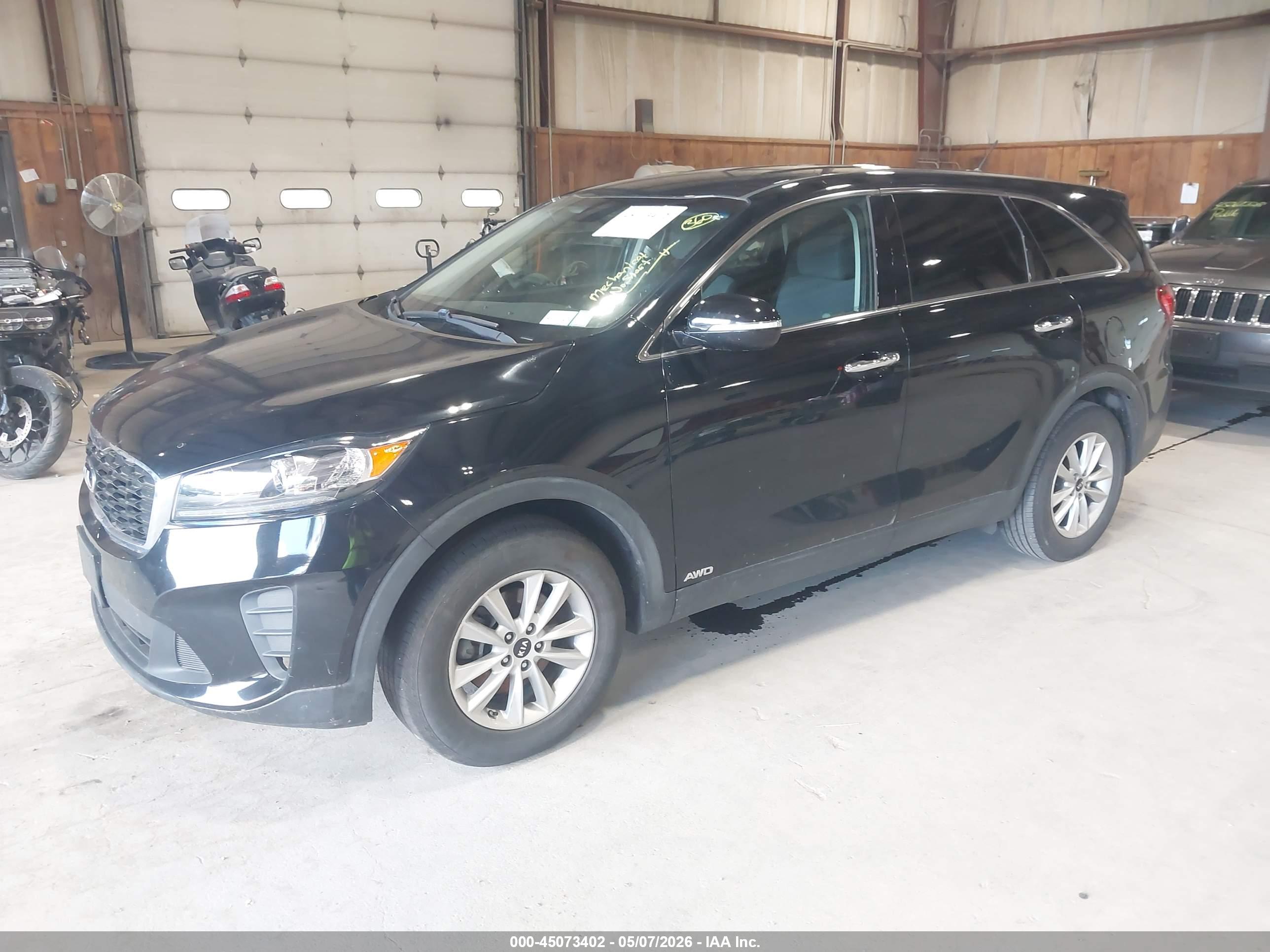KIA SORENTO image 2
