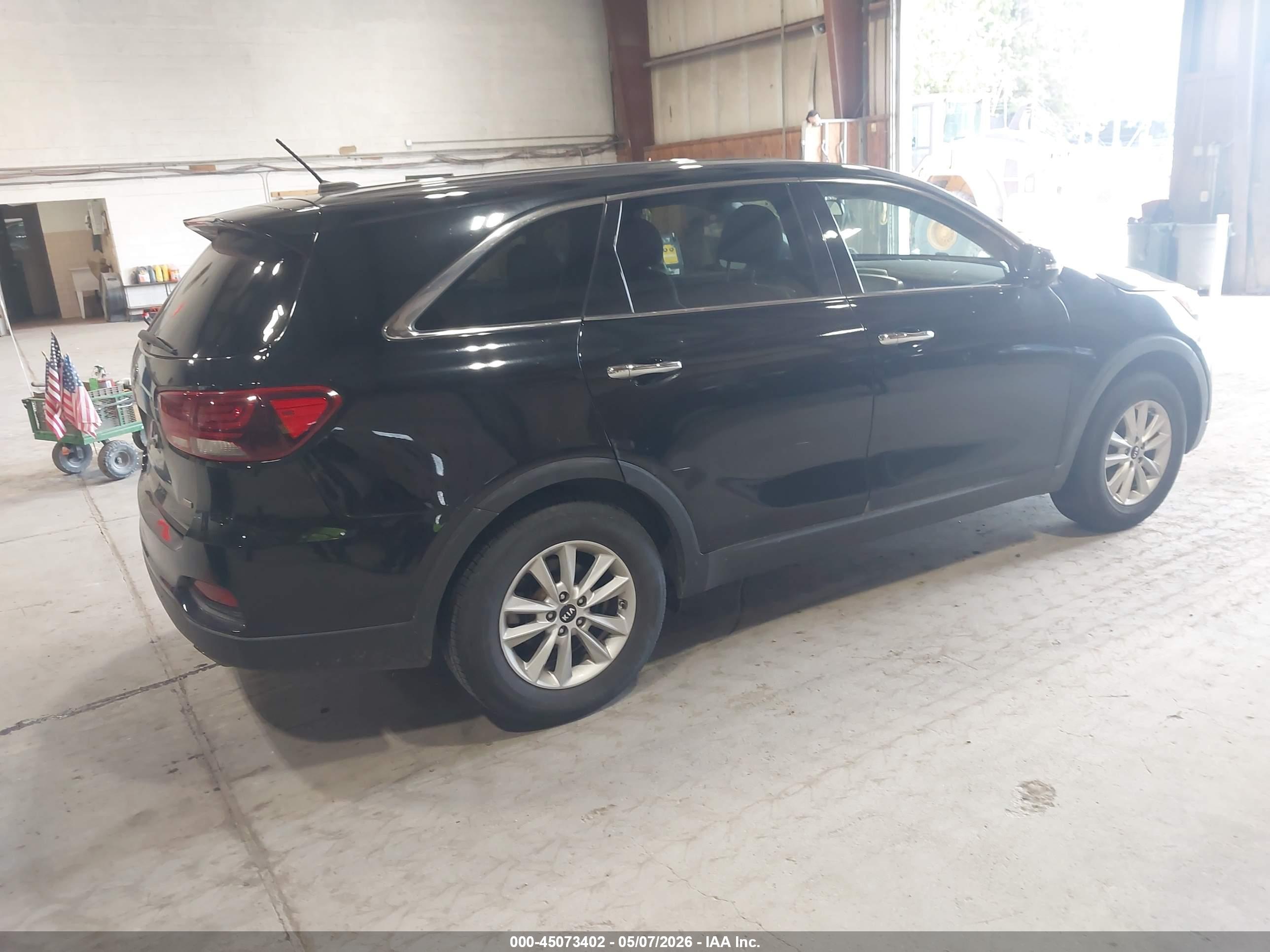 KIA SORENTO image 4