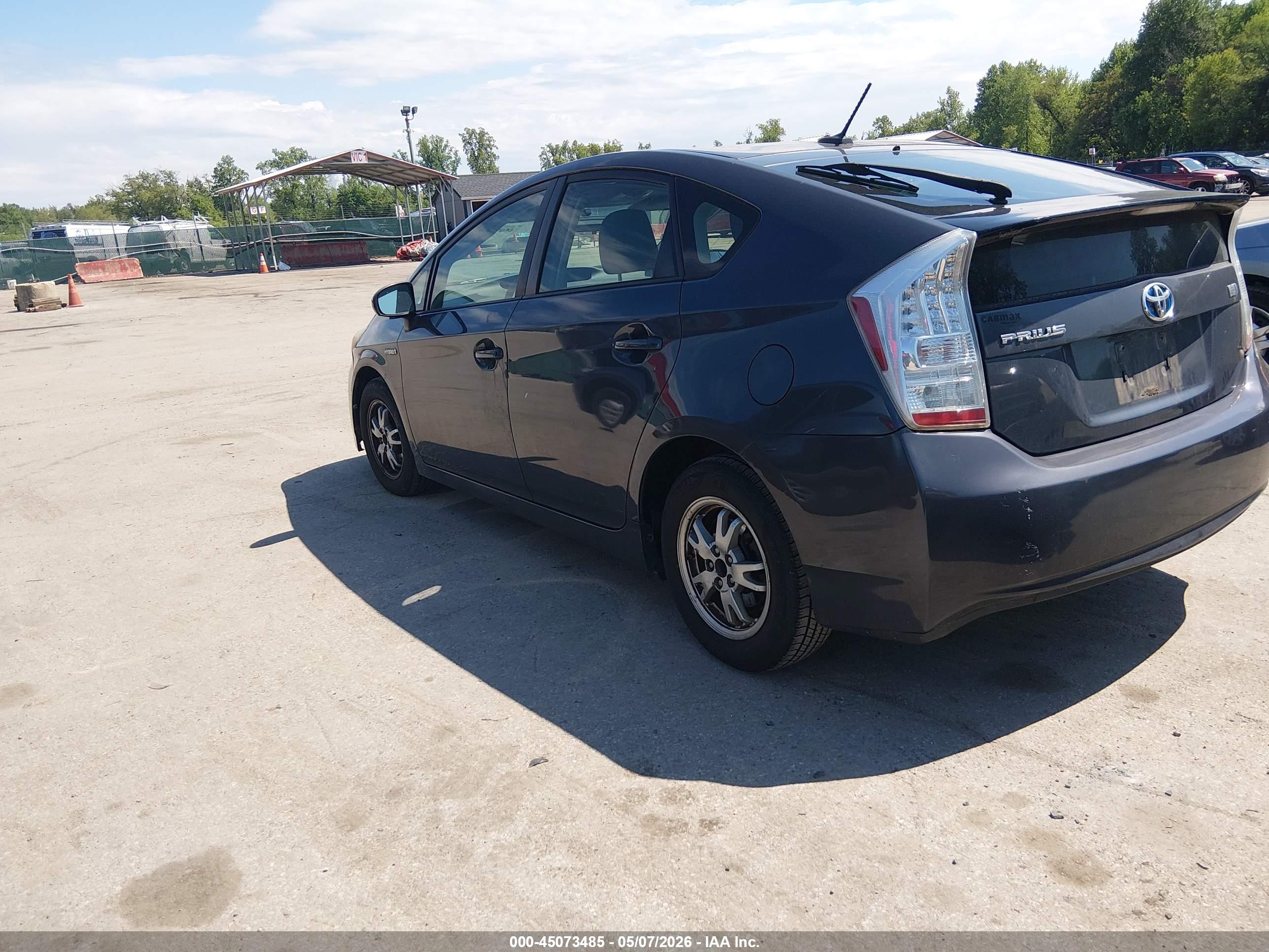 TOYOTA PRIUS image 3