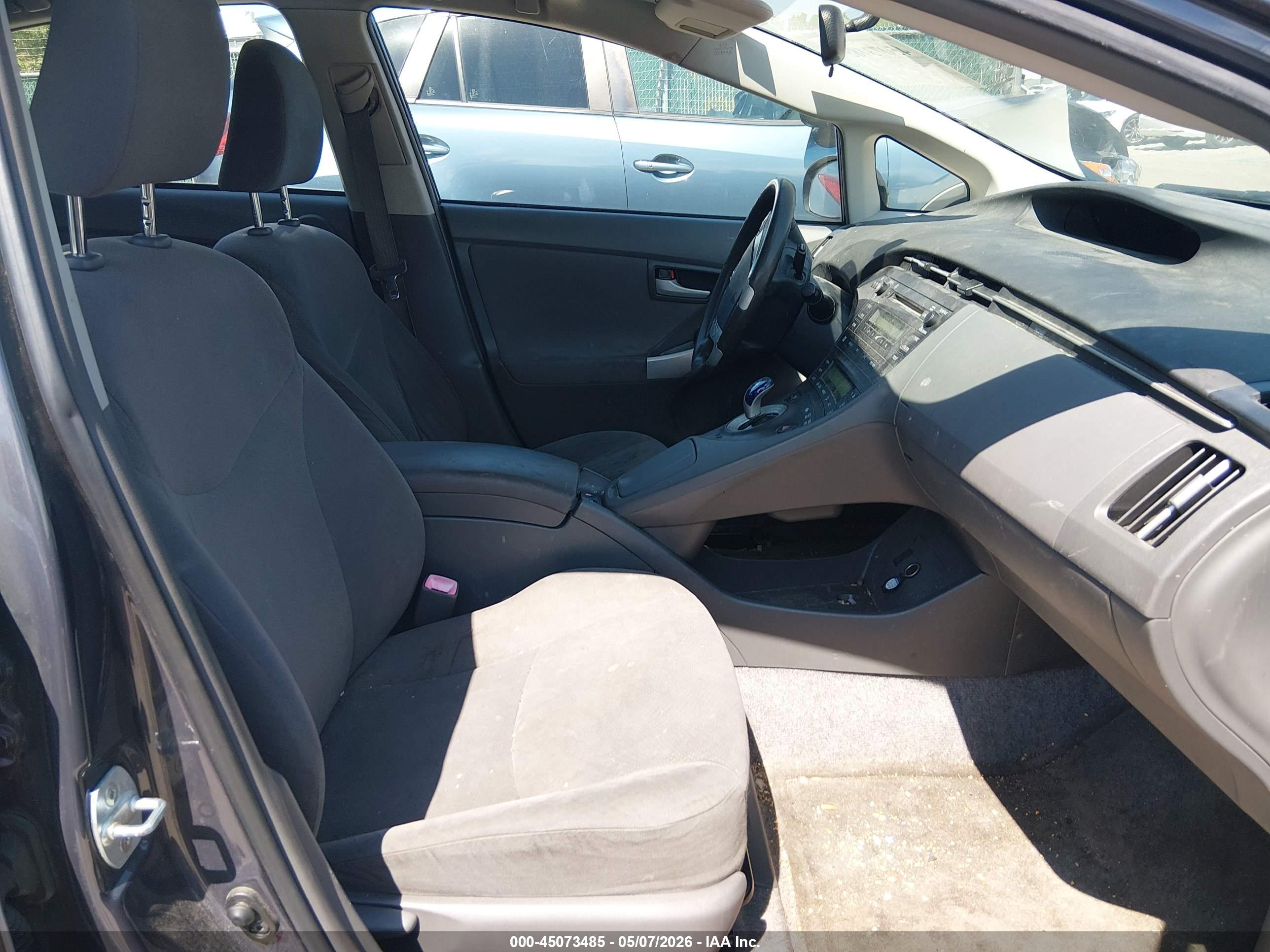 TOYOTA PRIUS image 5