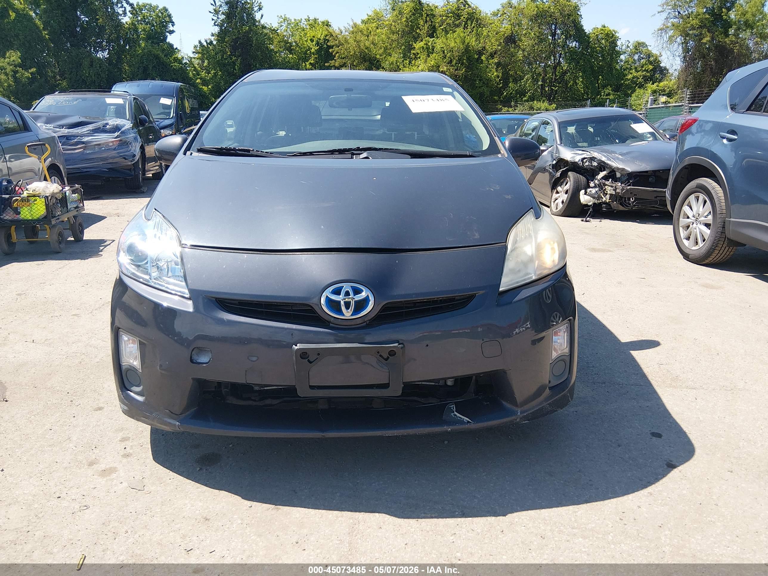 TOYOTA PRIUS image 6