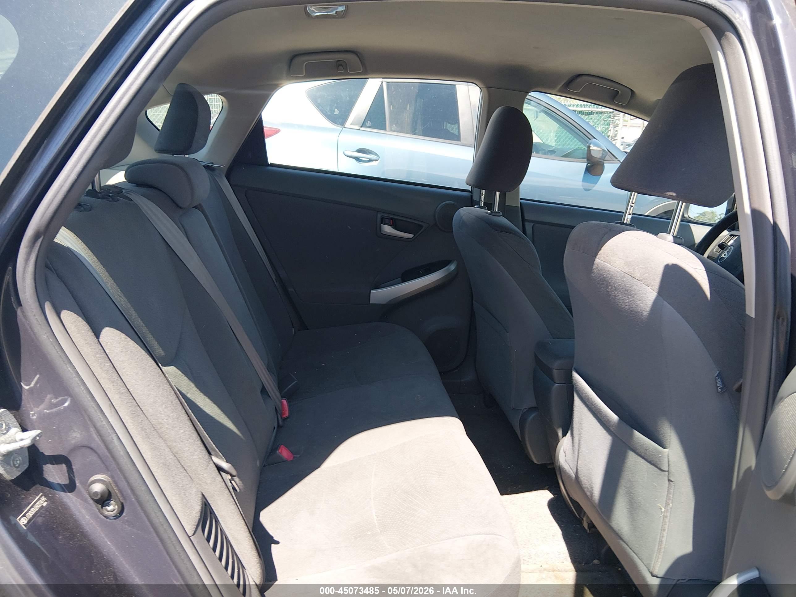 TOYOTA PRIUS image 8