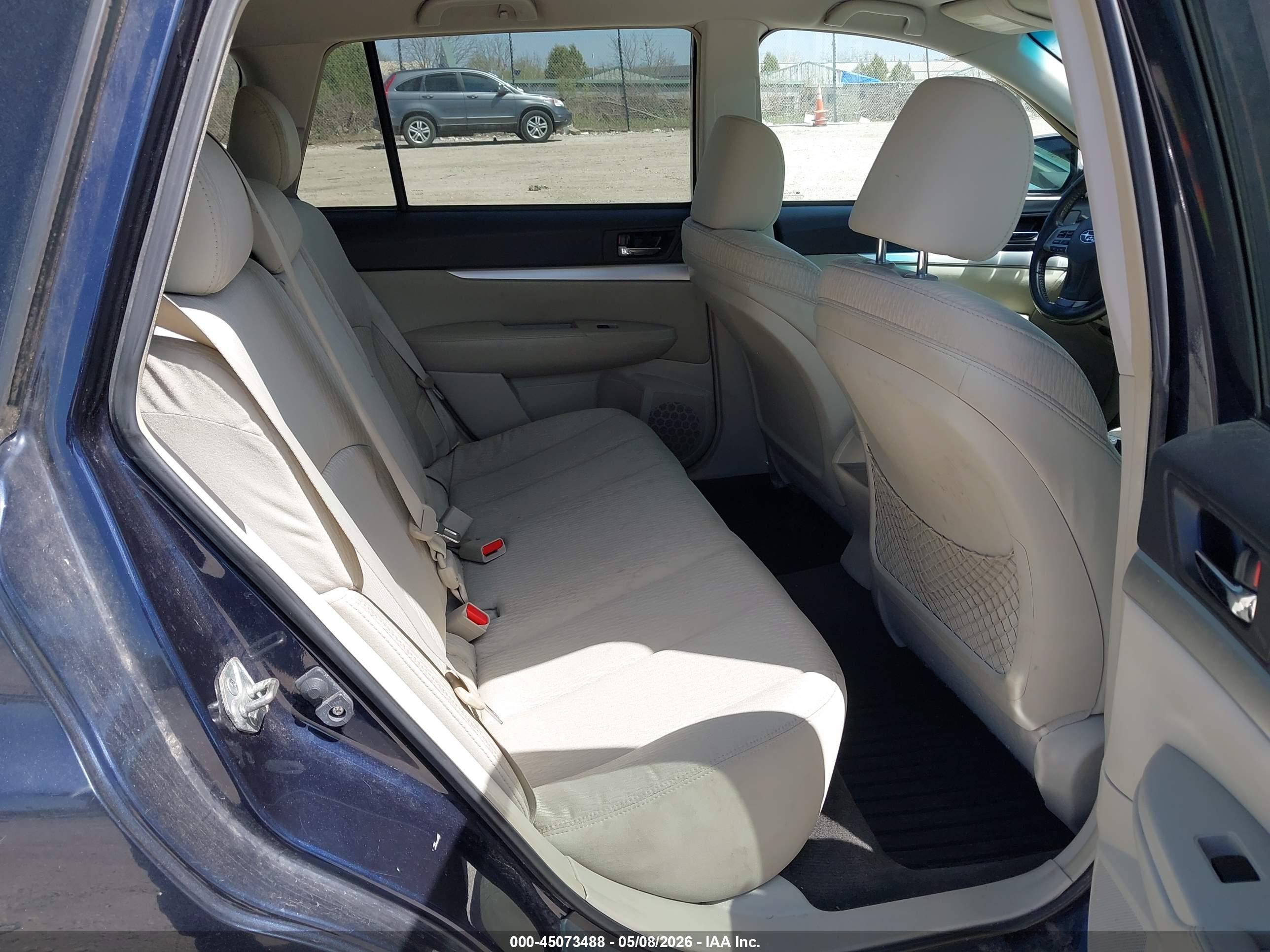 SUBARU OUTBACK image 8
