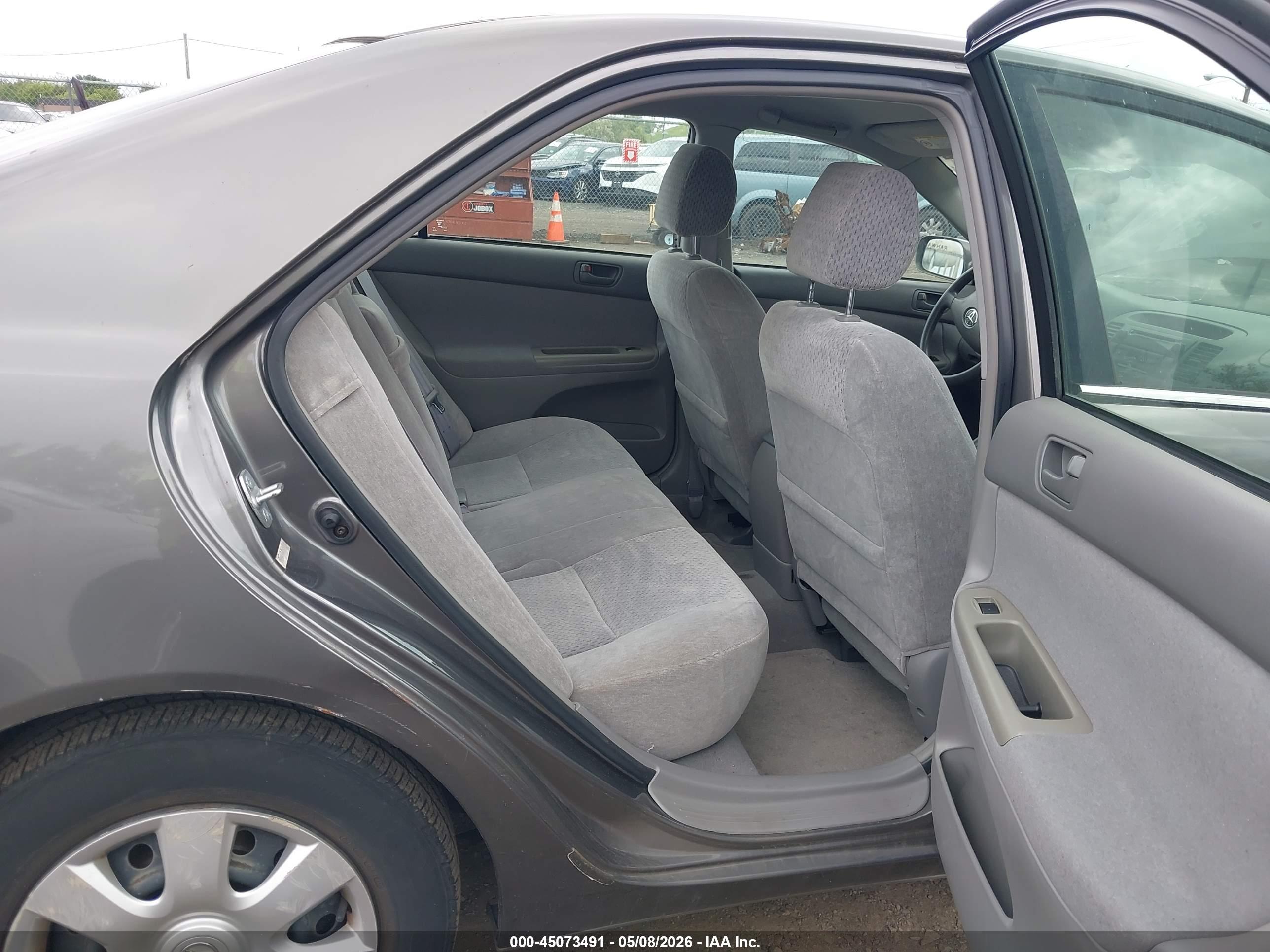 TOYOTA CAMRY image 8