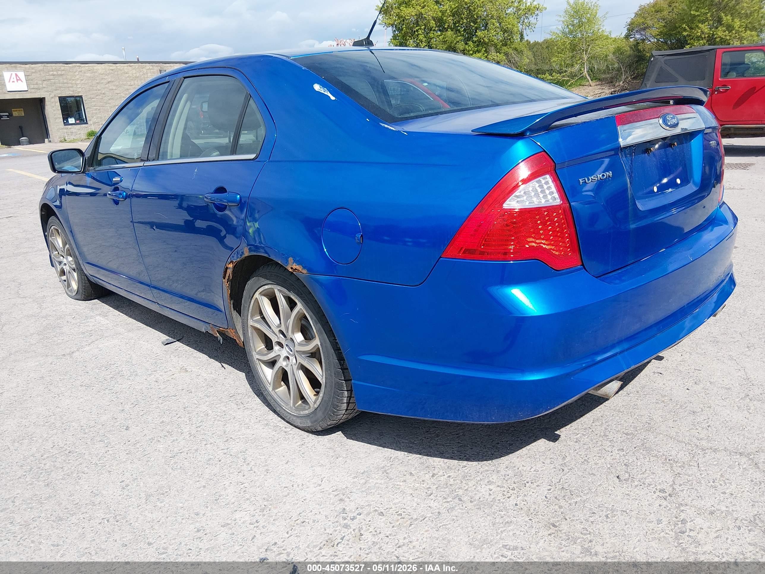 FORD FUSION image 3