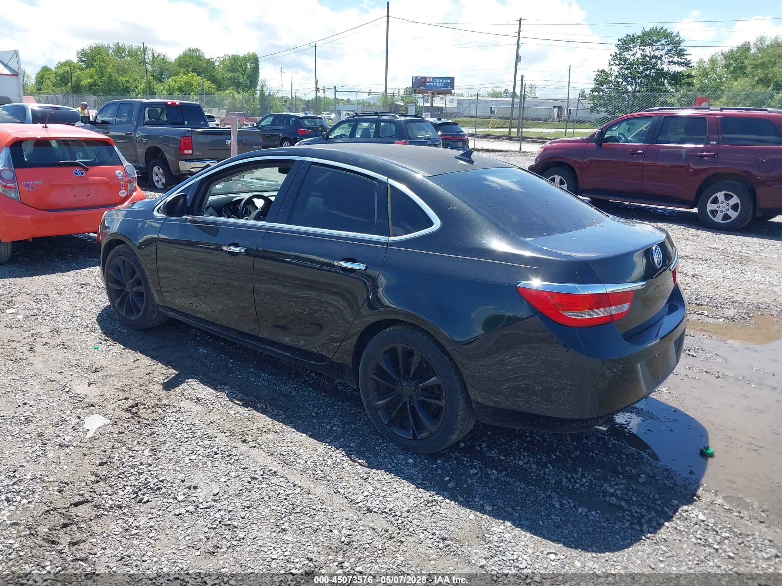 BUICK VERANO image 3