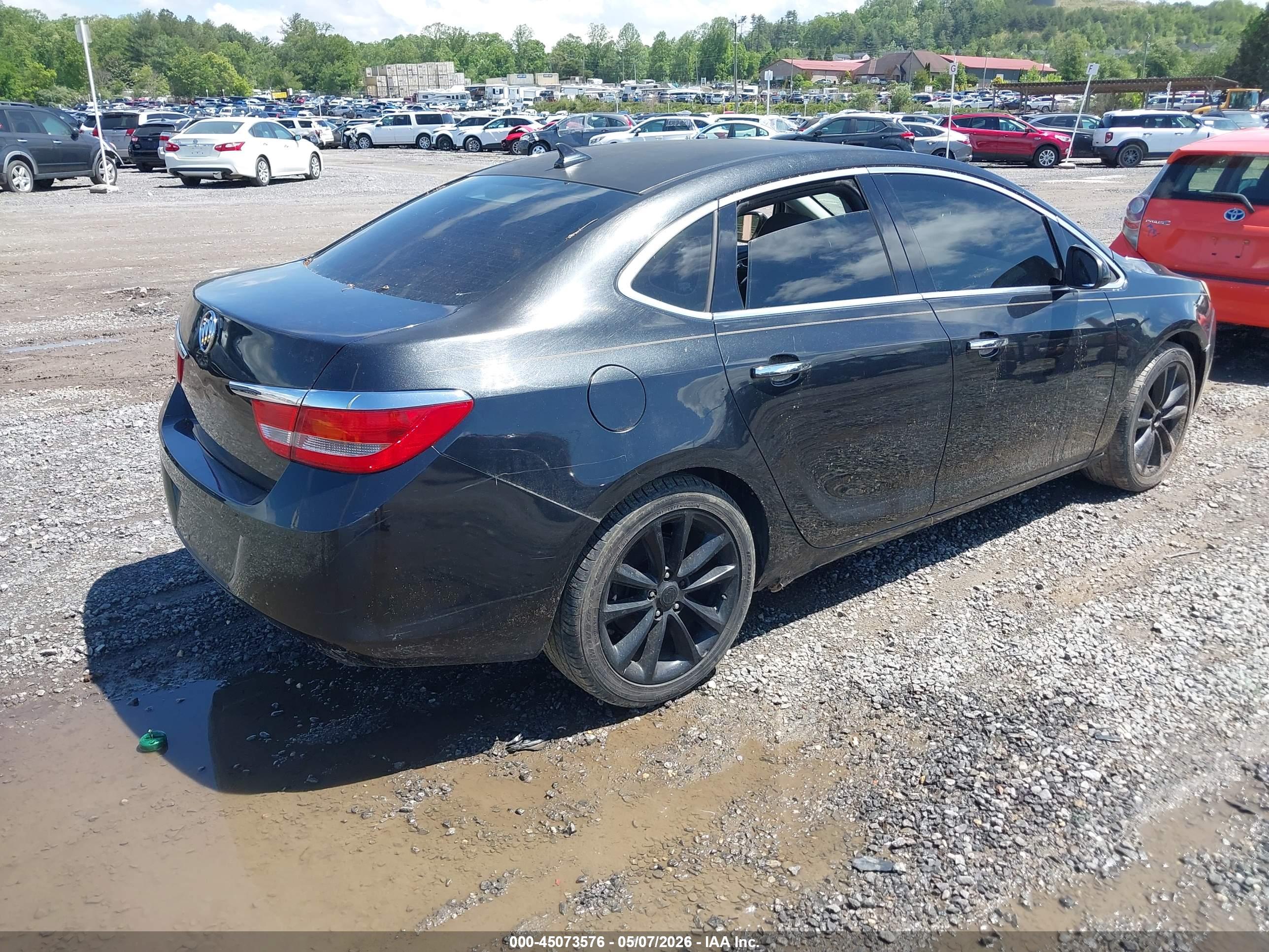 BUICK VERANO image 4
