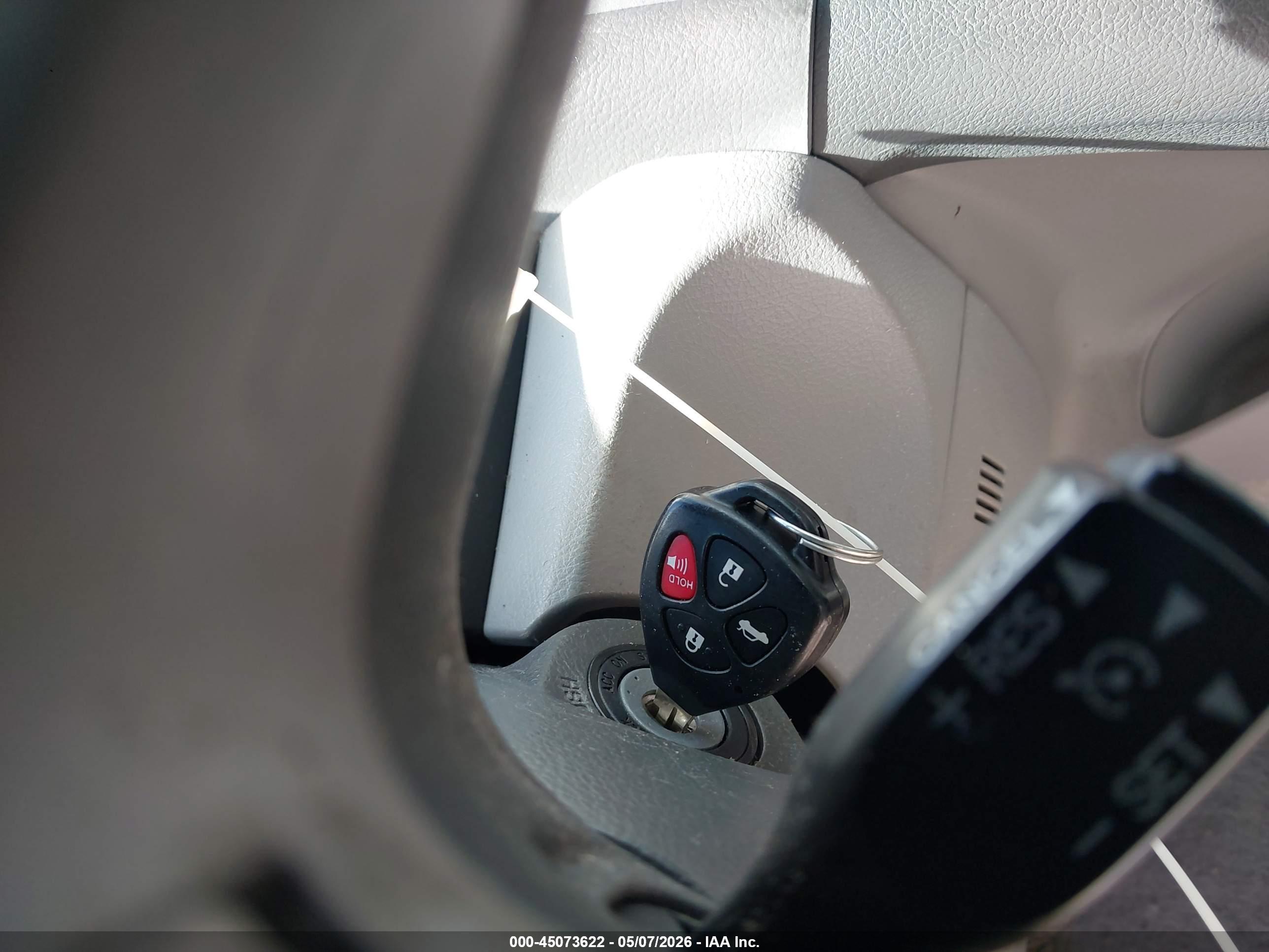 TOYOTA CAMRY image 11