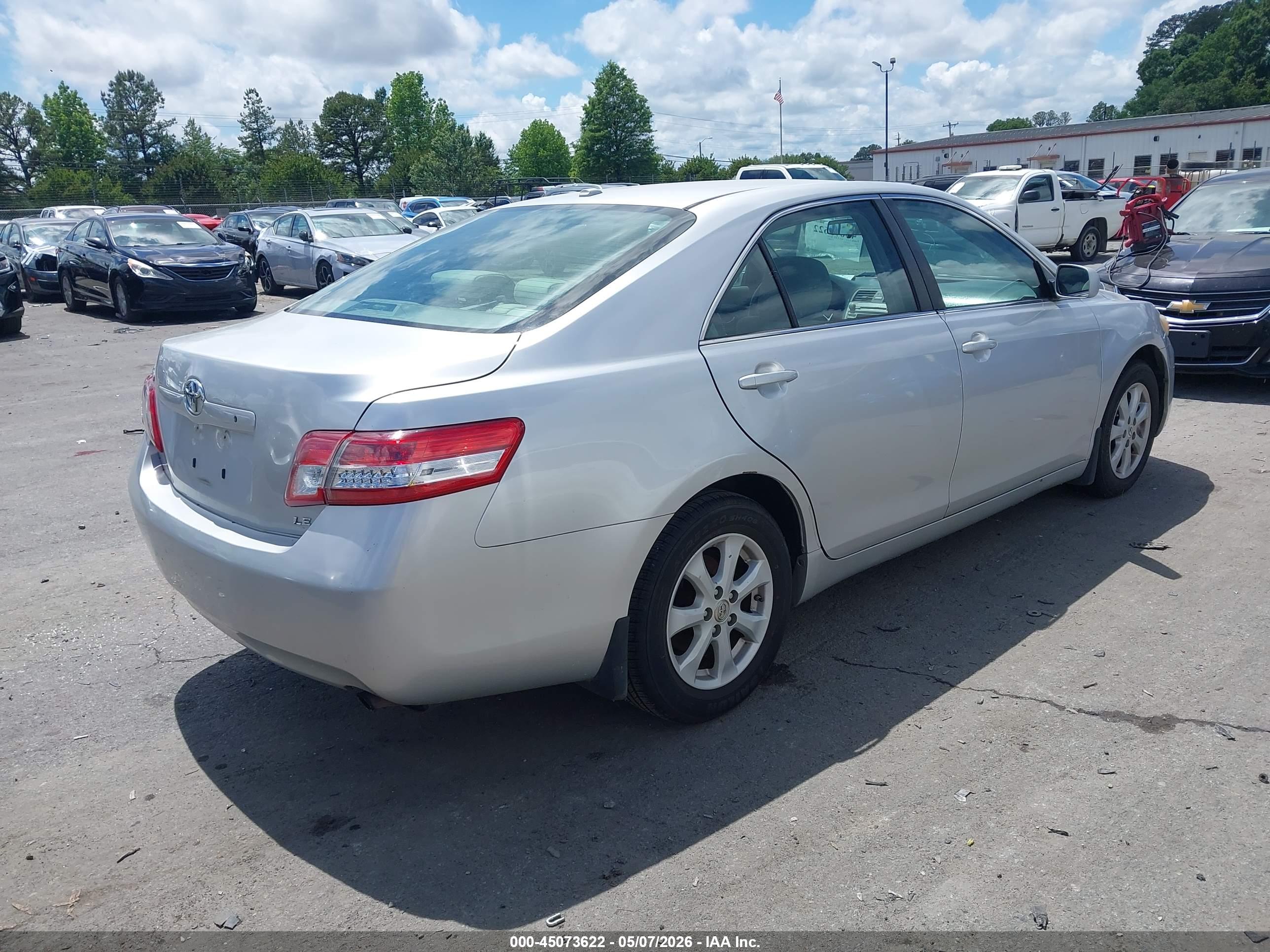 TOYOTA CAMRY image 4