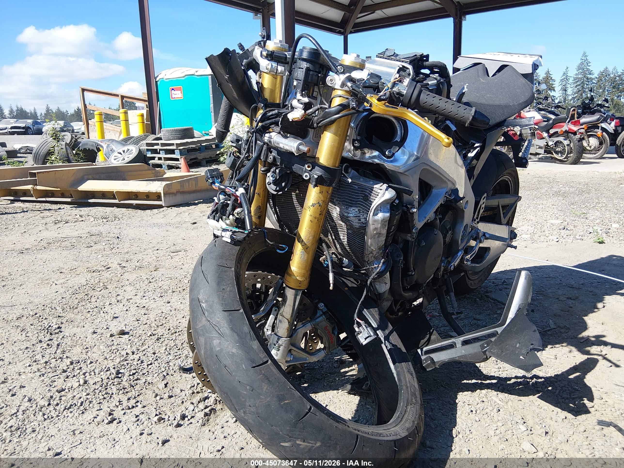 APRILIA RSV4 image 2