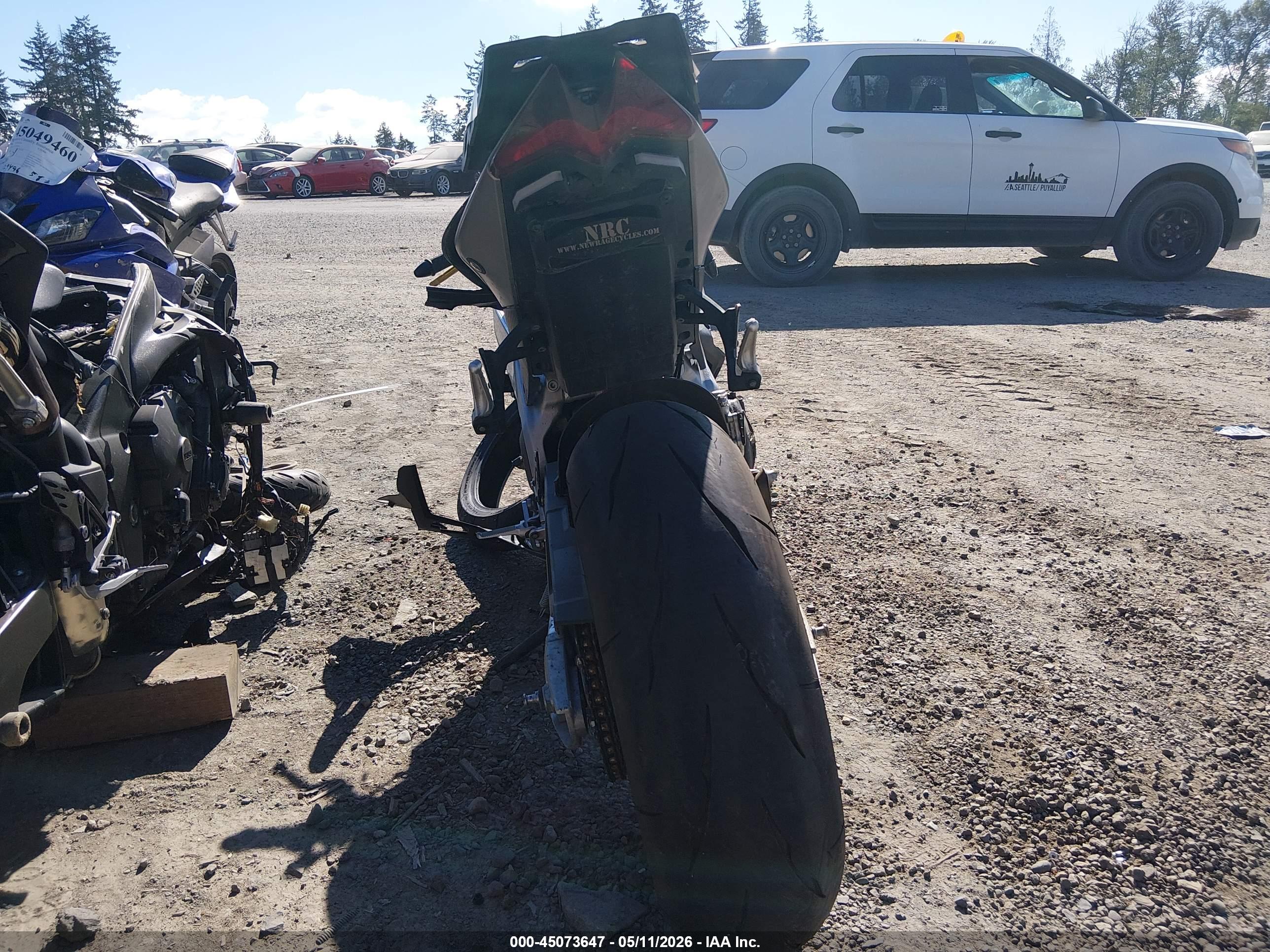 APRILIA RSV4 image 6