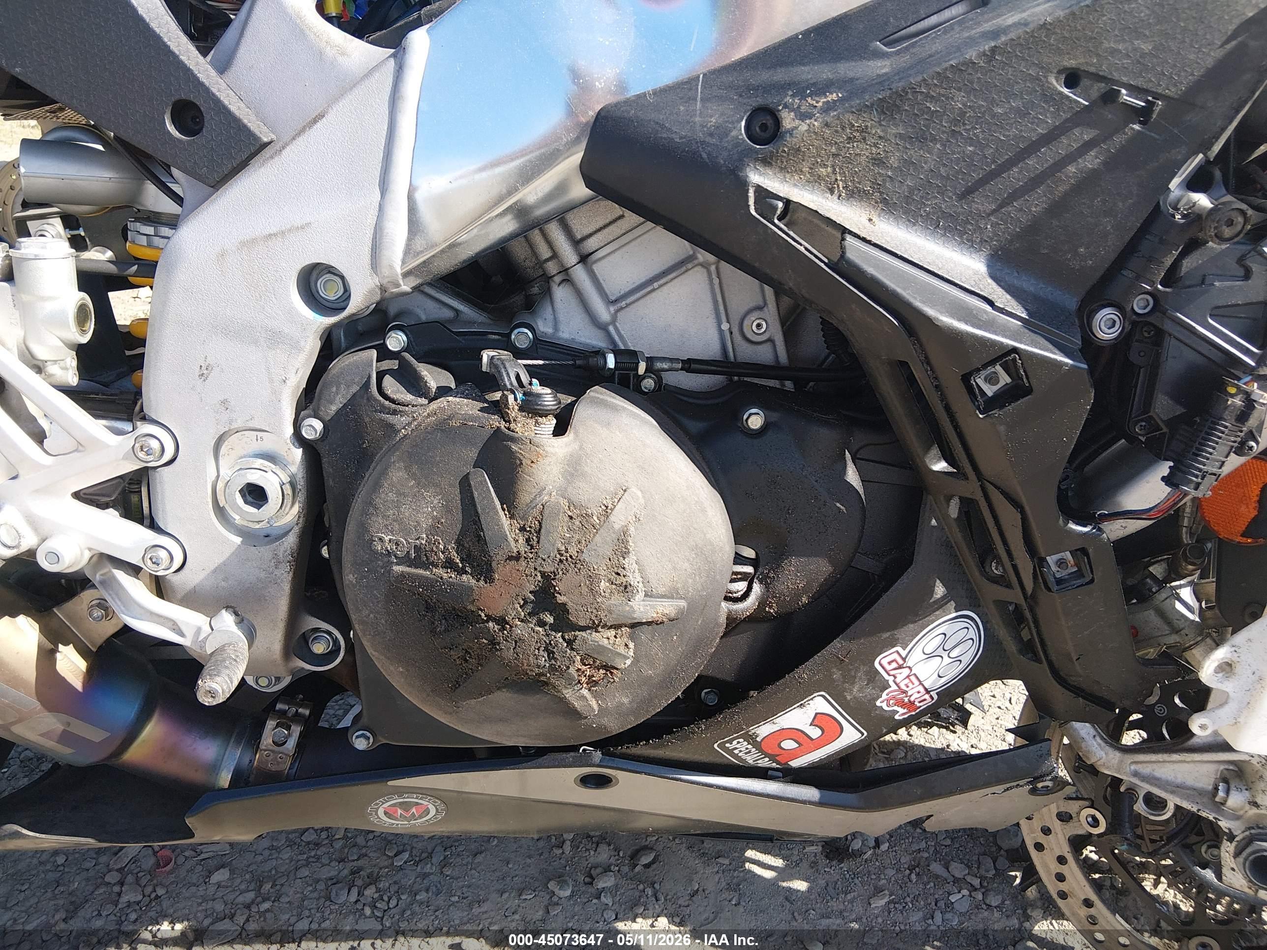 APRILIA RSV4 image 8