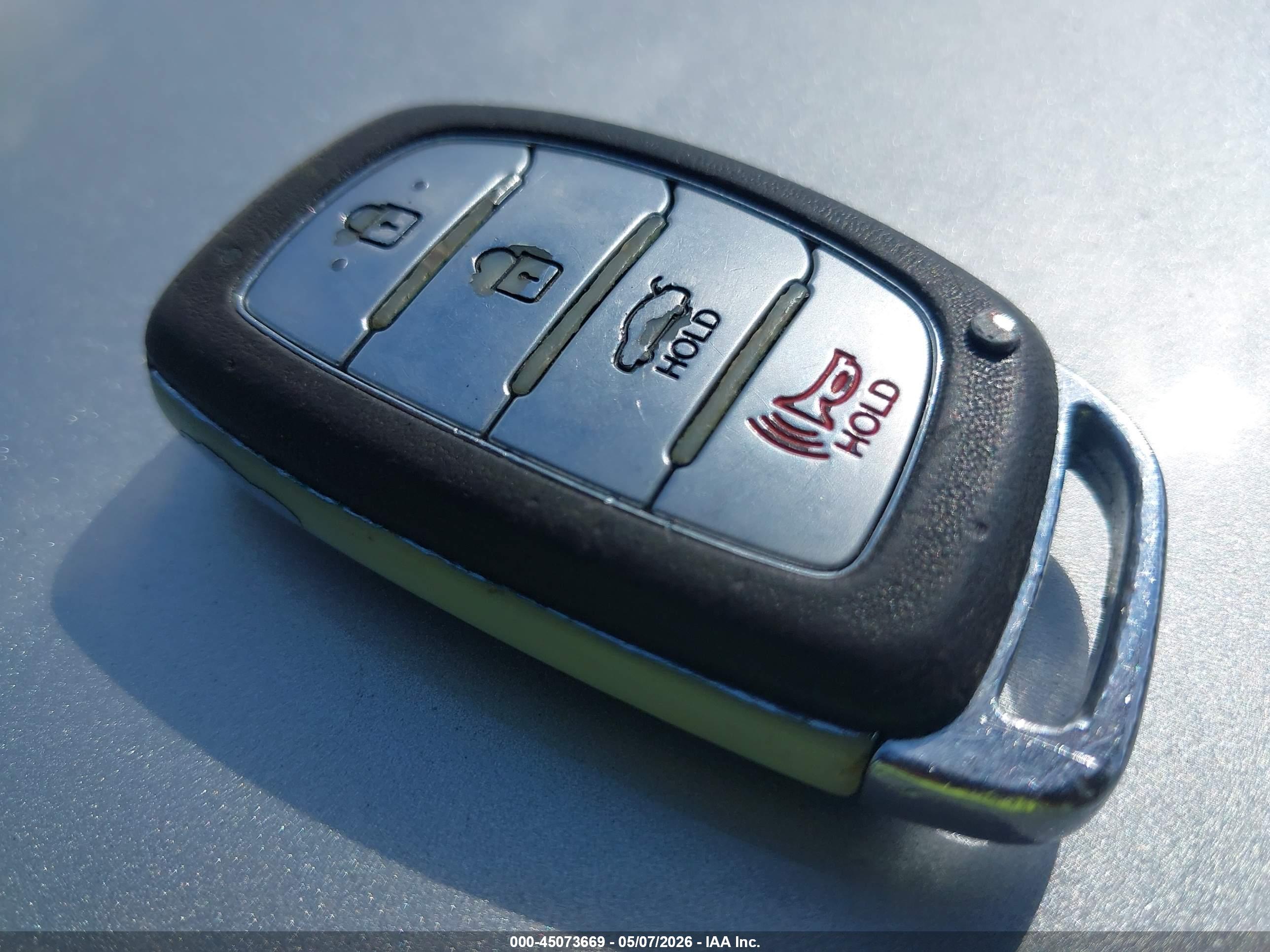 HYUNDAI ELANTRA image 11
