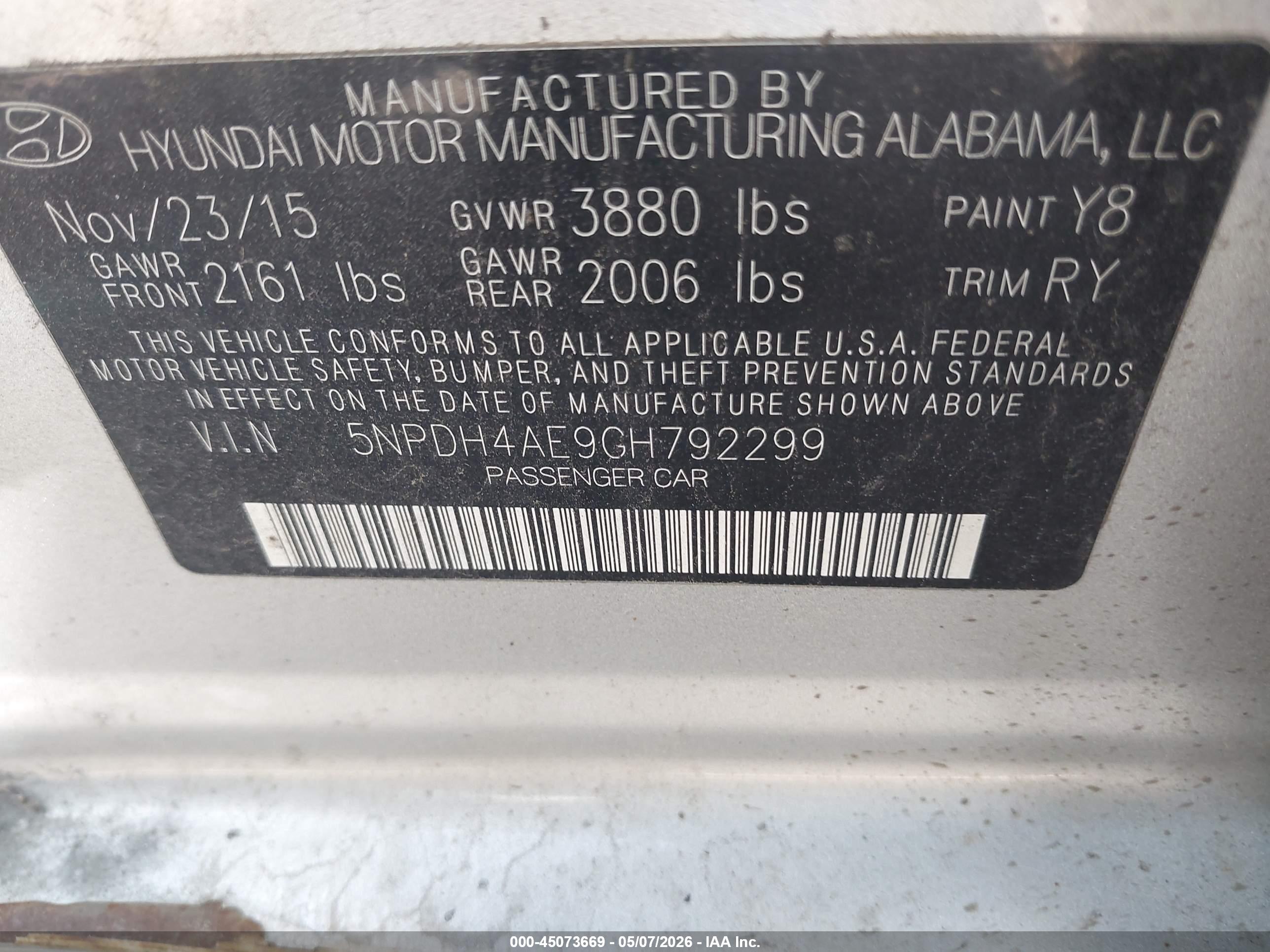 HYUNDAI ELANTRA image 9