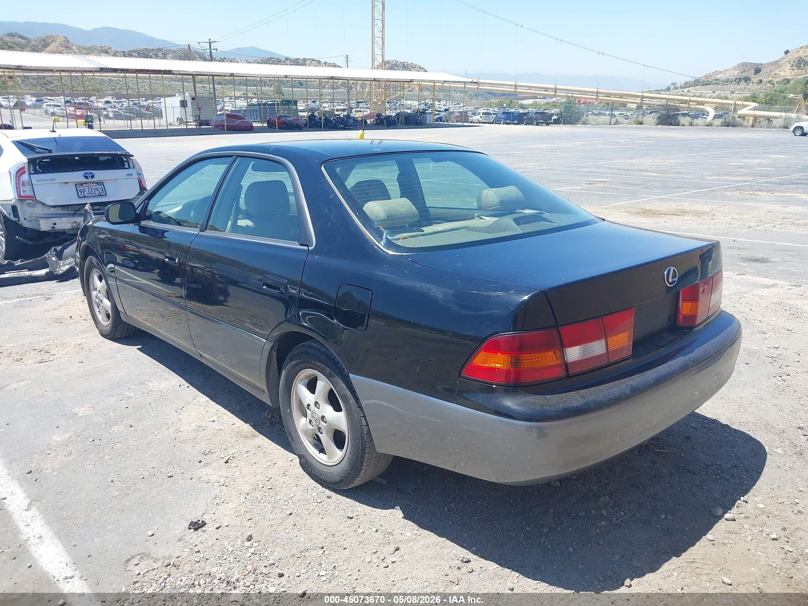 LEXUS ES image 3