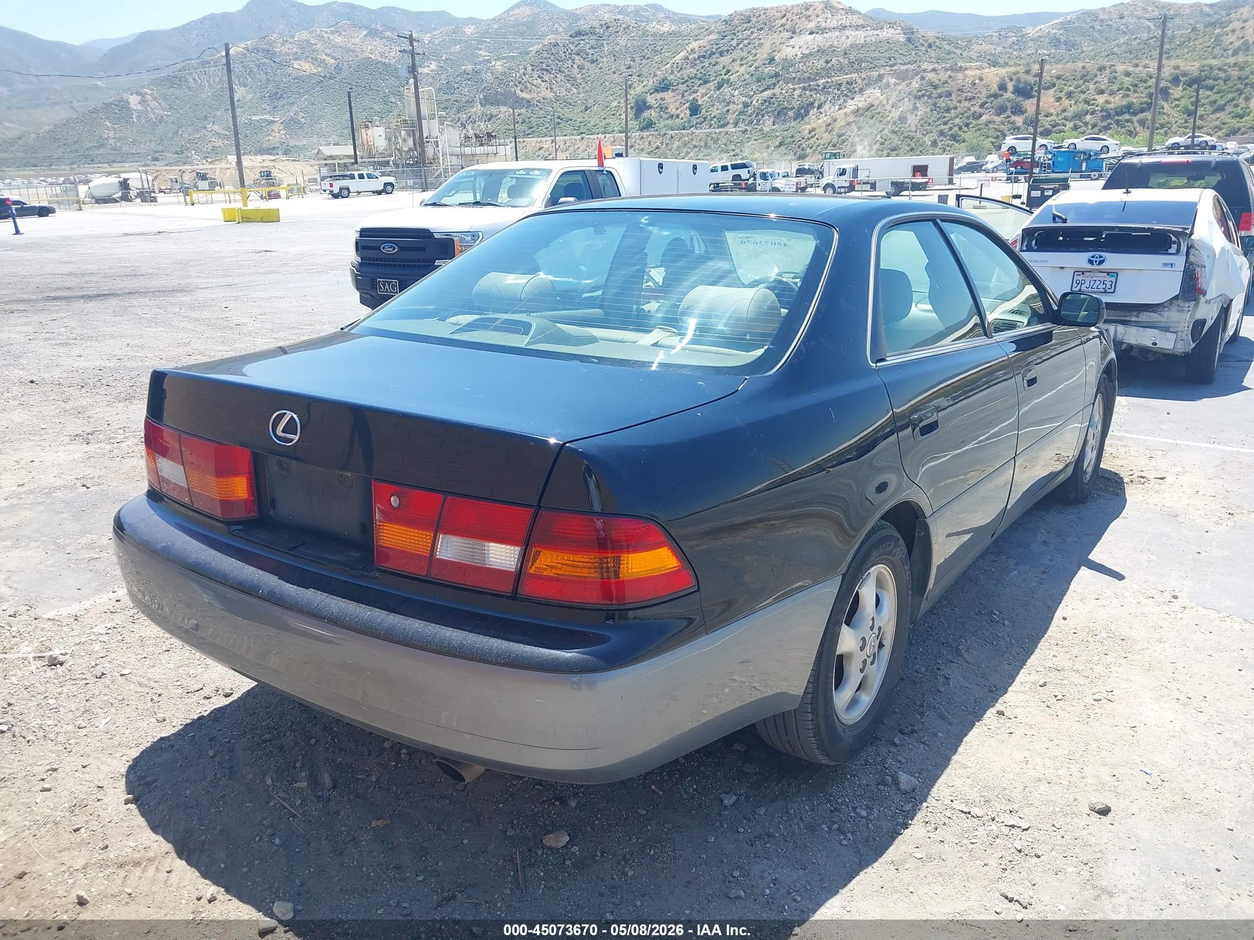 LEXUS ES image 4
