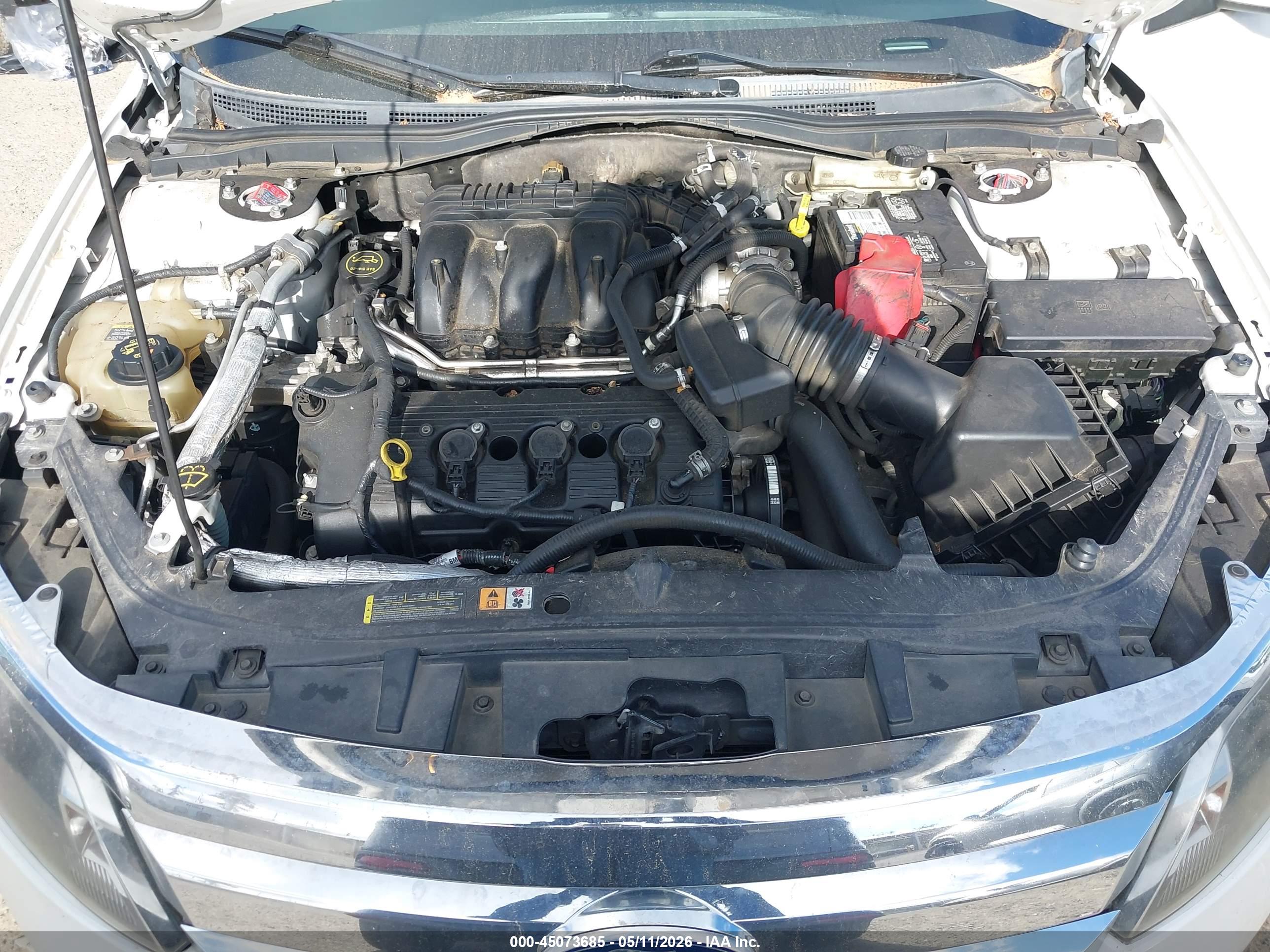 FORD FUSION image 10