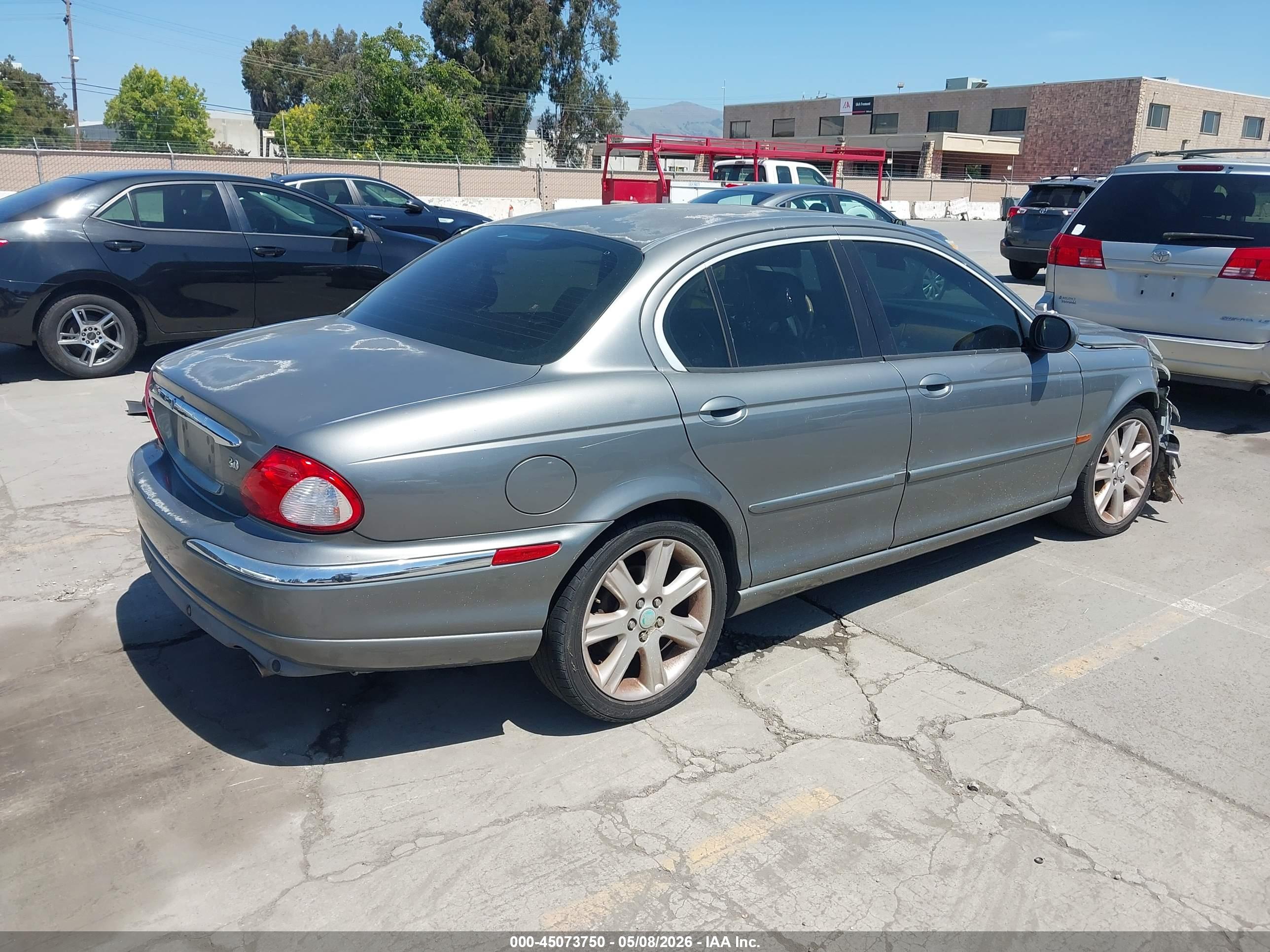 JAGUAR X-TYPE image 4