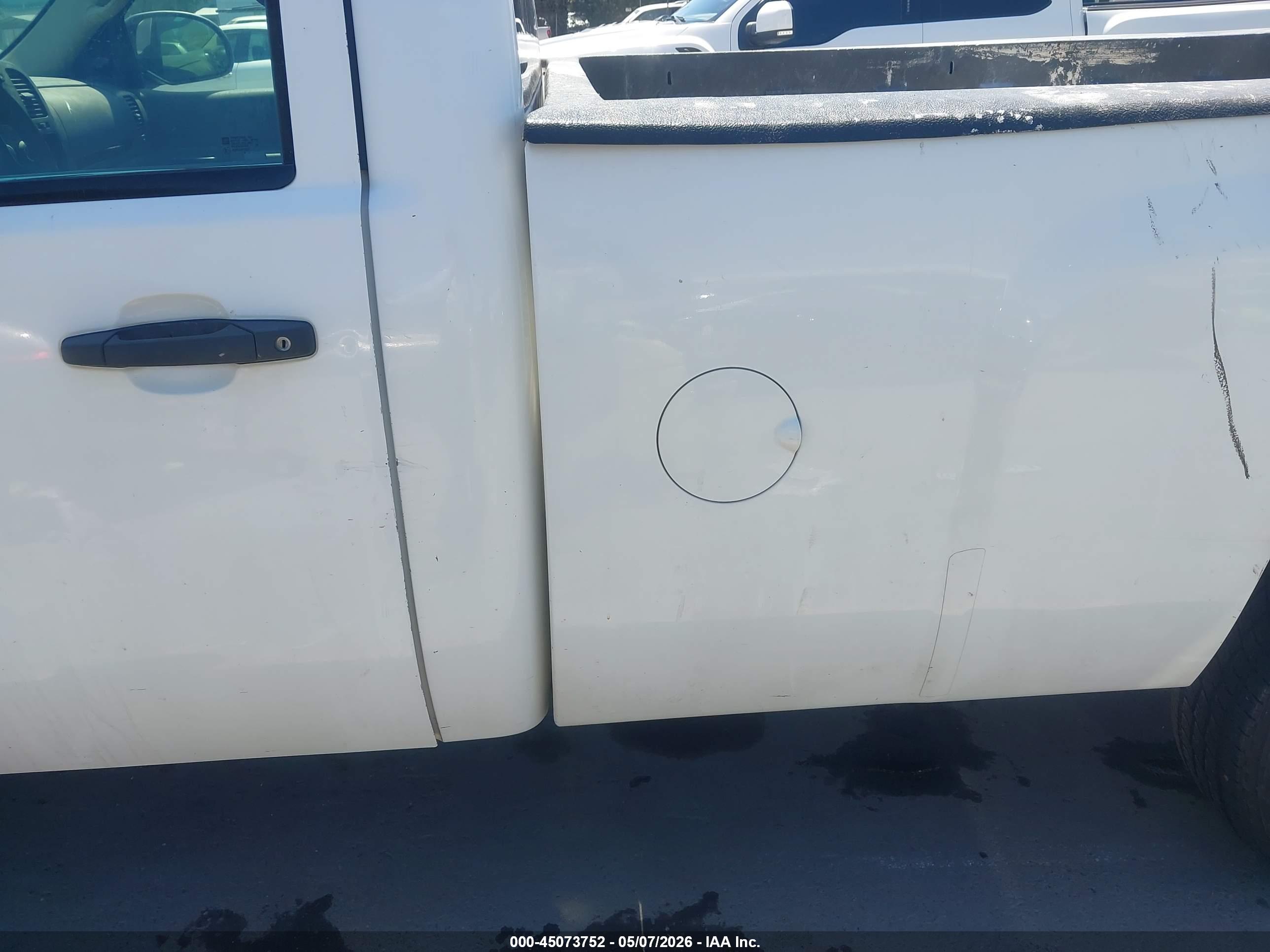 CHEVROLET SILVERADO image 6