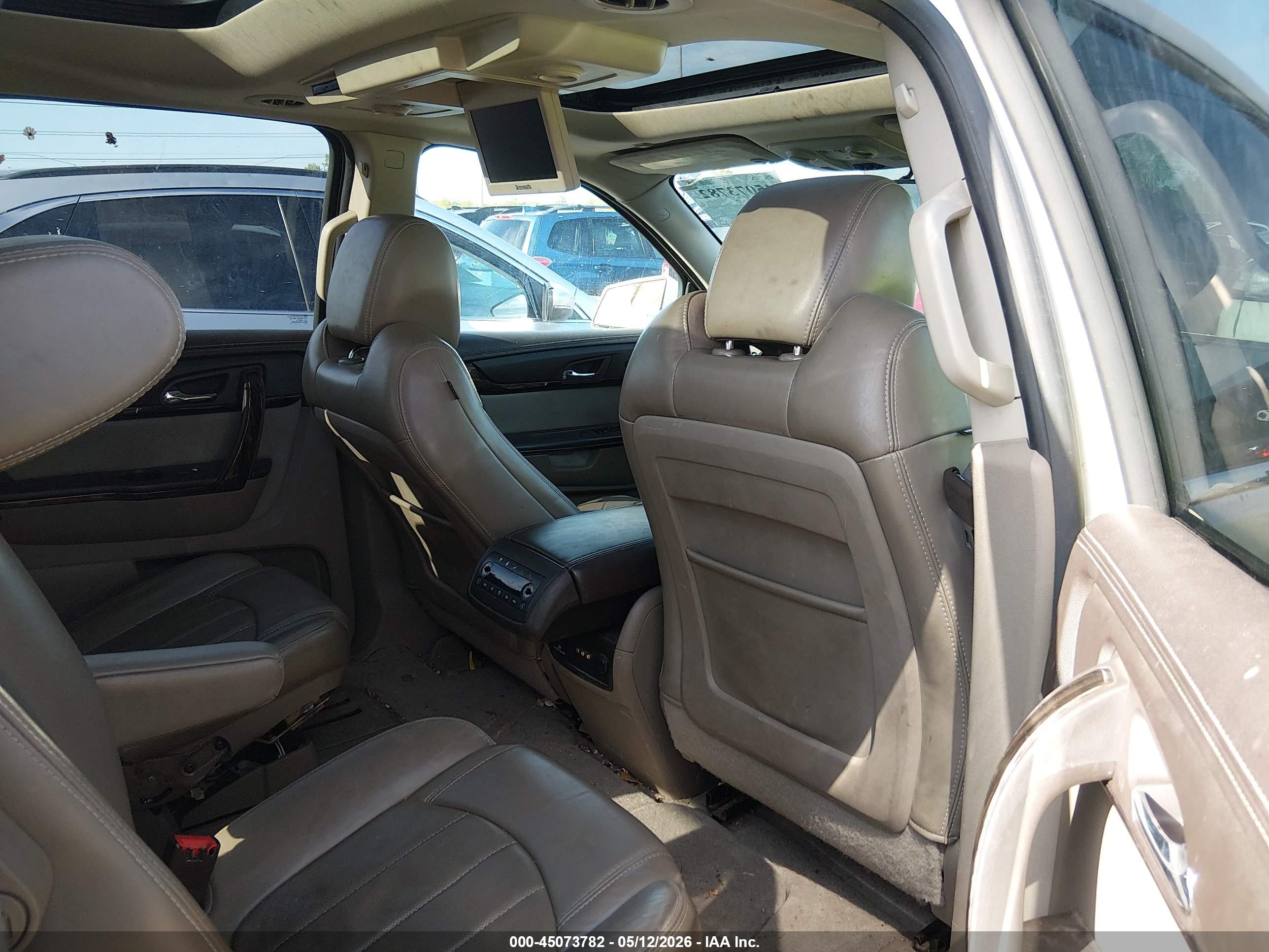 GMC ACADIA image 8