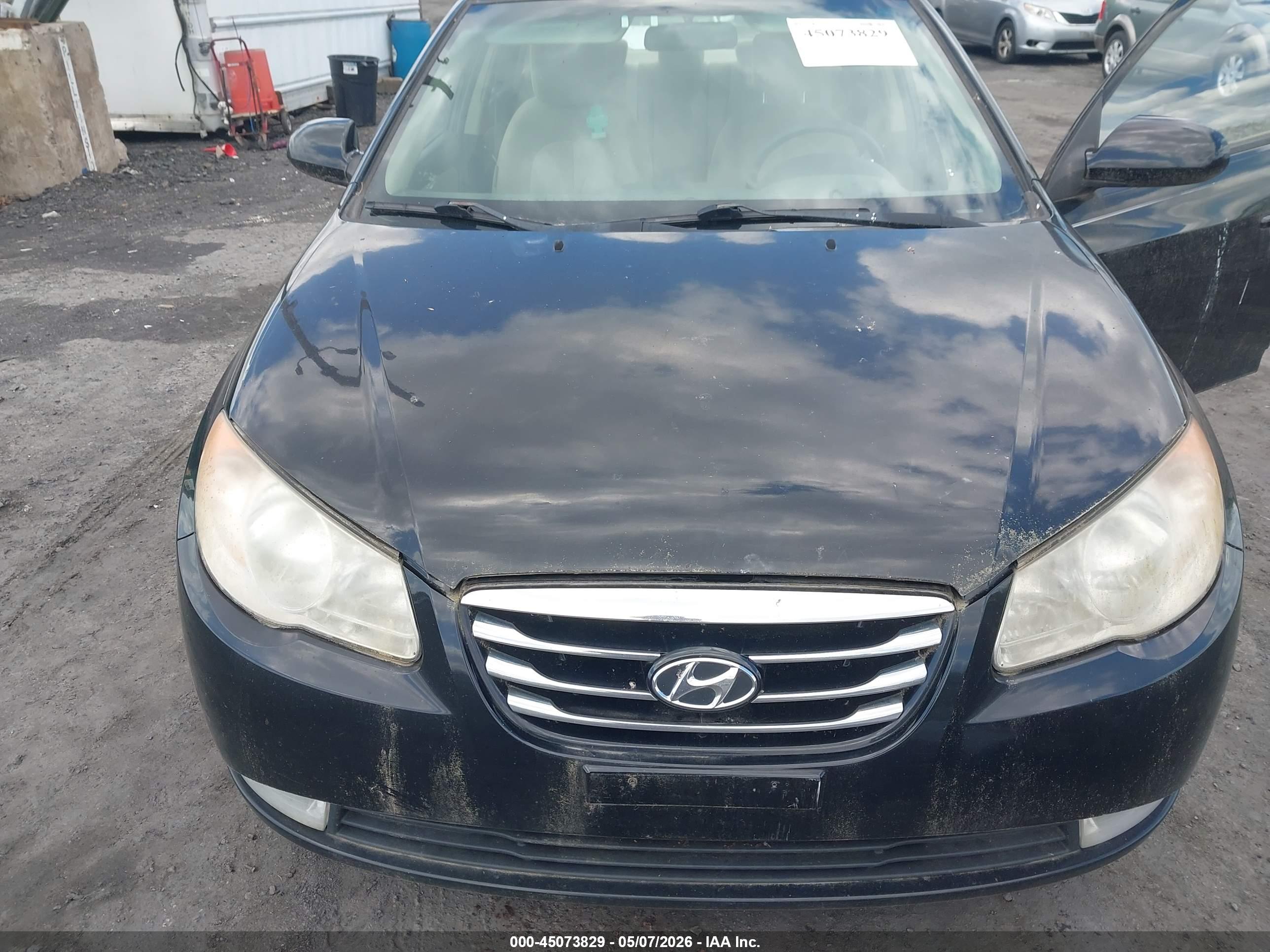 HYUNDAI ELANTRA image 6
