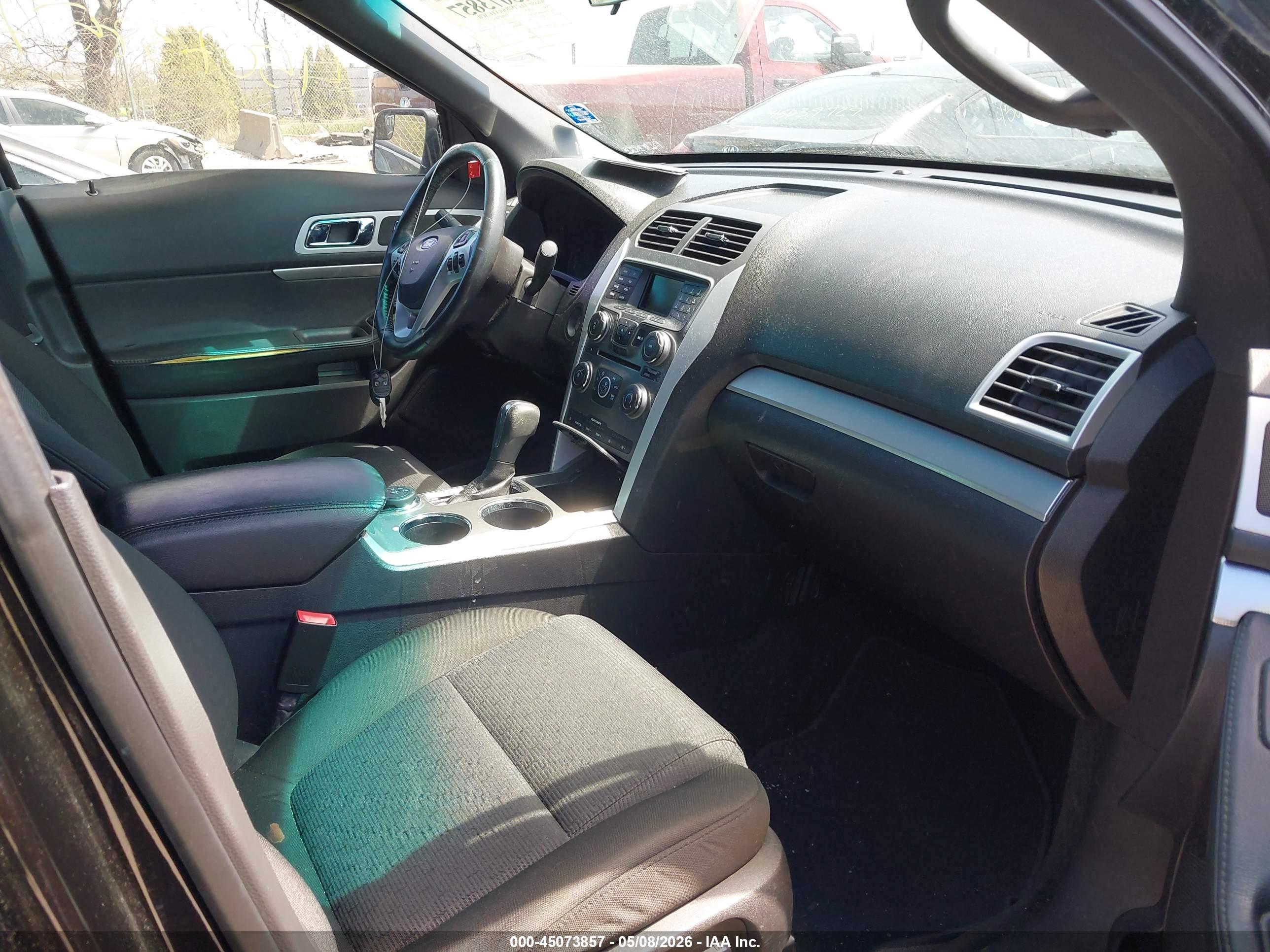 FORD EXPLORER image 5