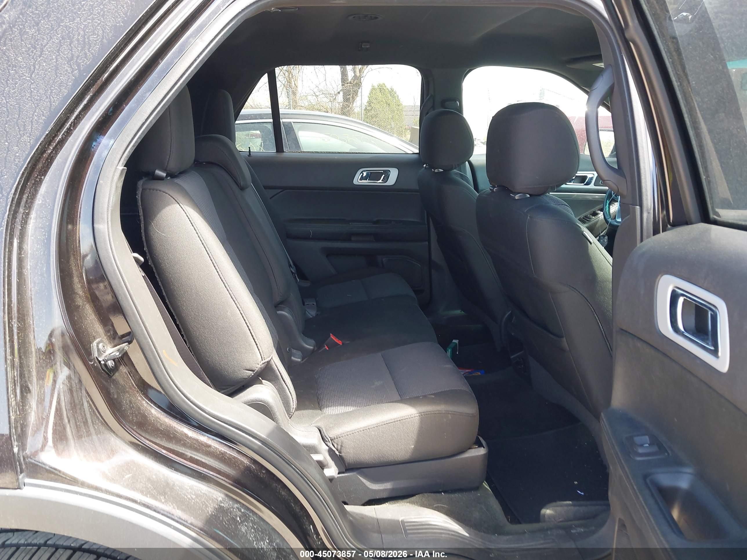 FORD EXPLORER image 8
