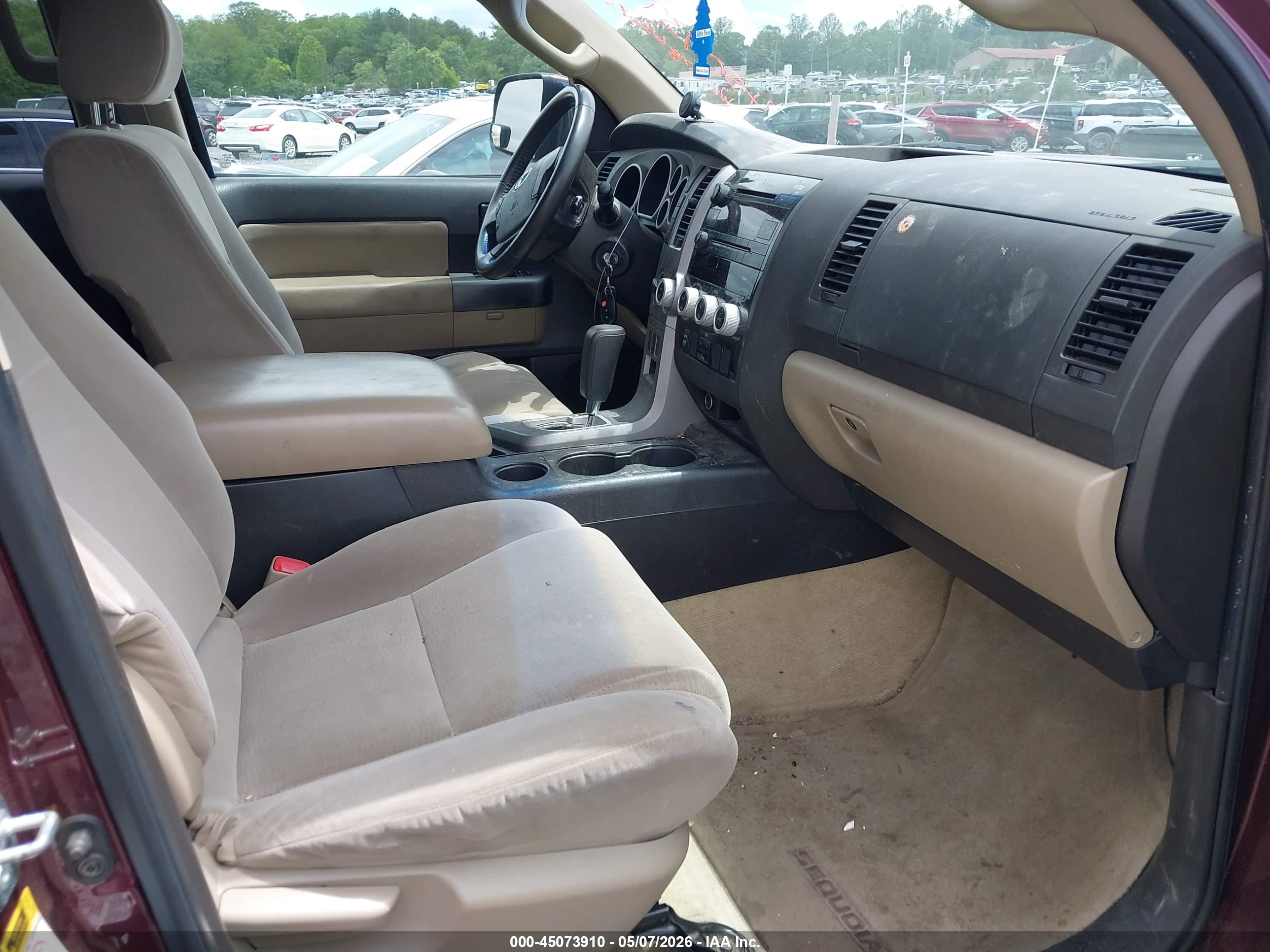 TOYOTA SEQUOIA image 5