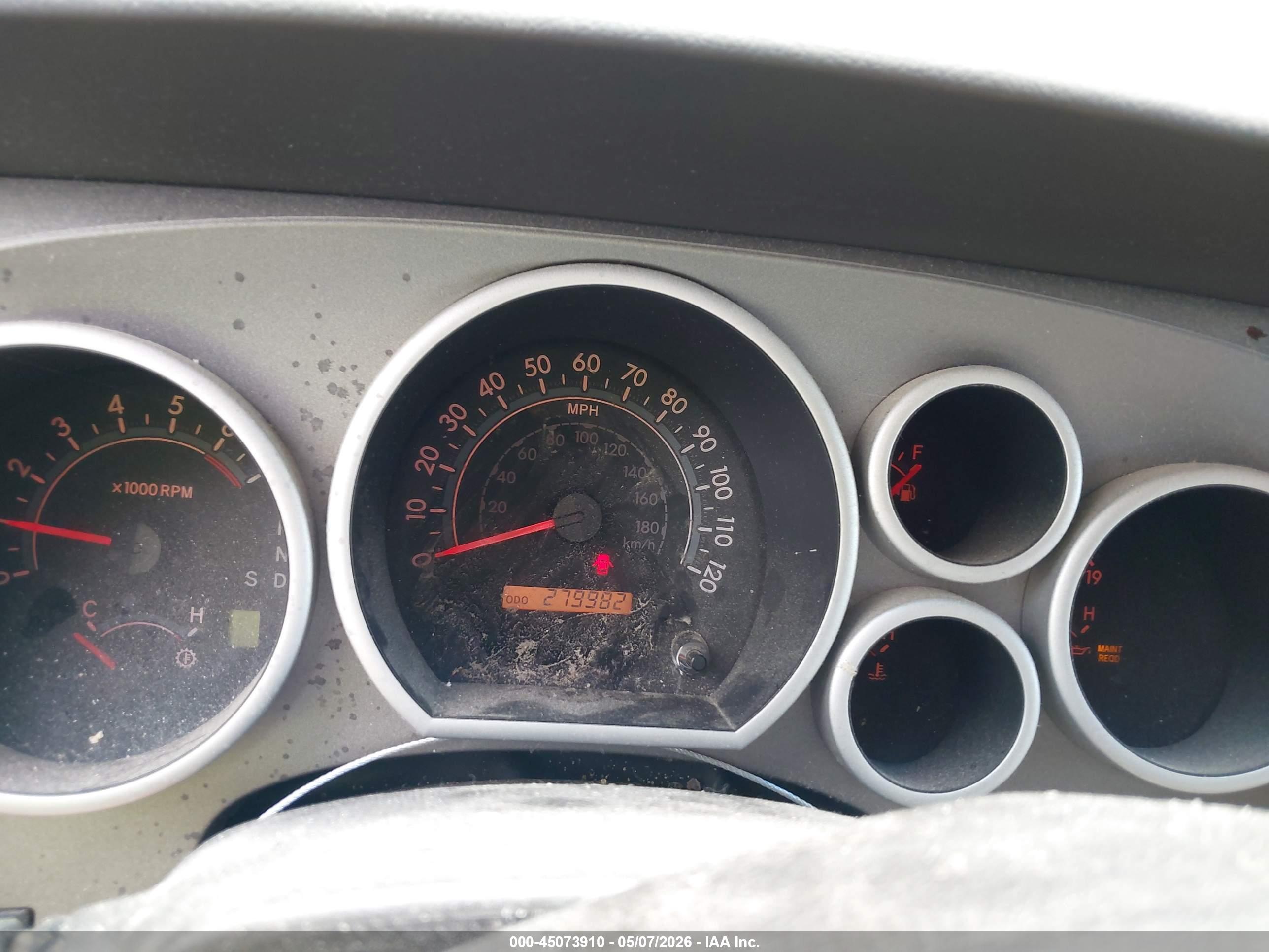 TOYOTA SEQUOIA image 7
