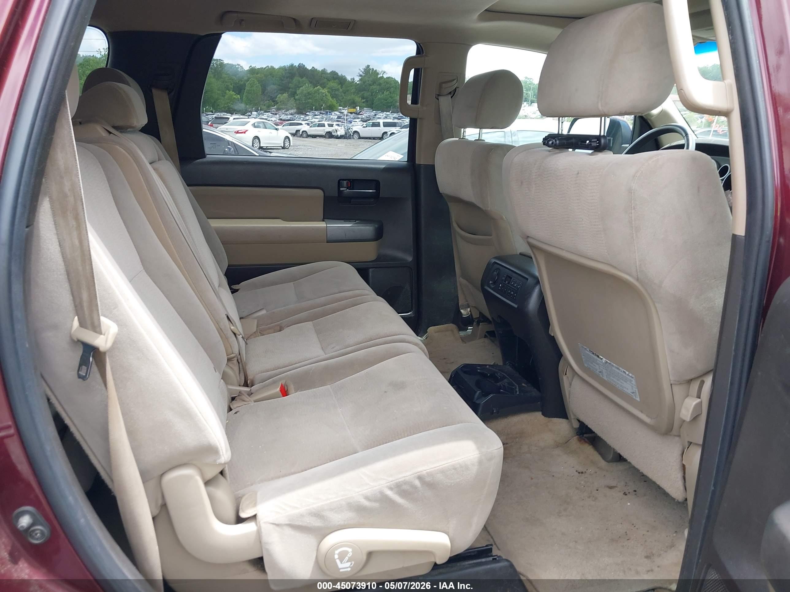 TOYOTA SEQUOIA image 8