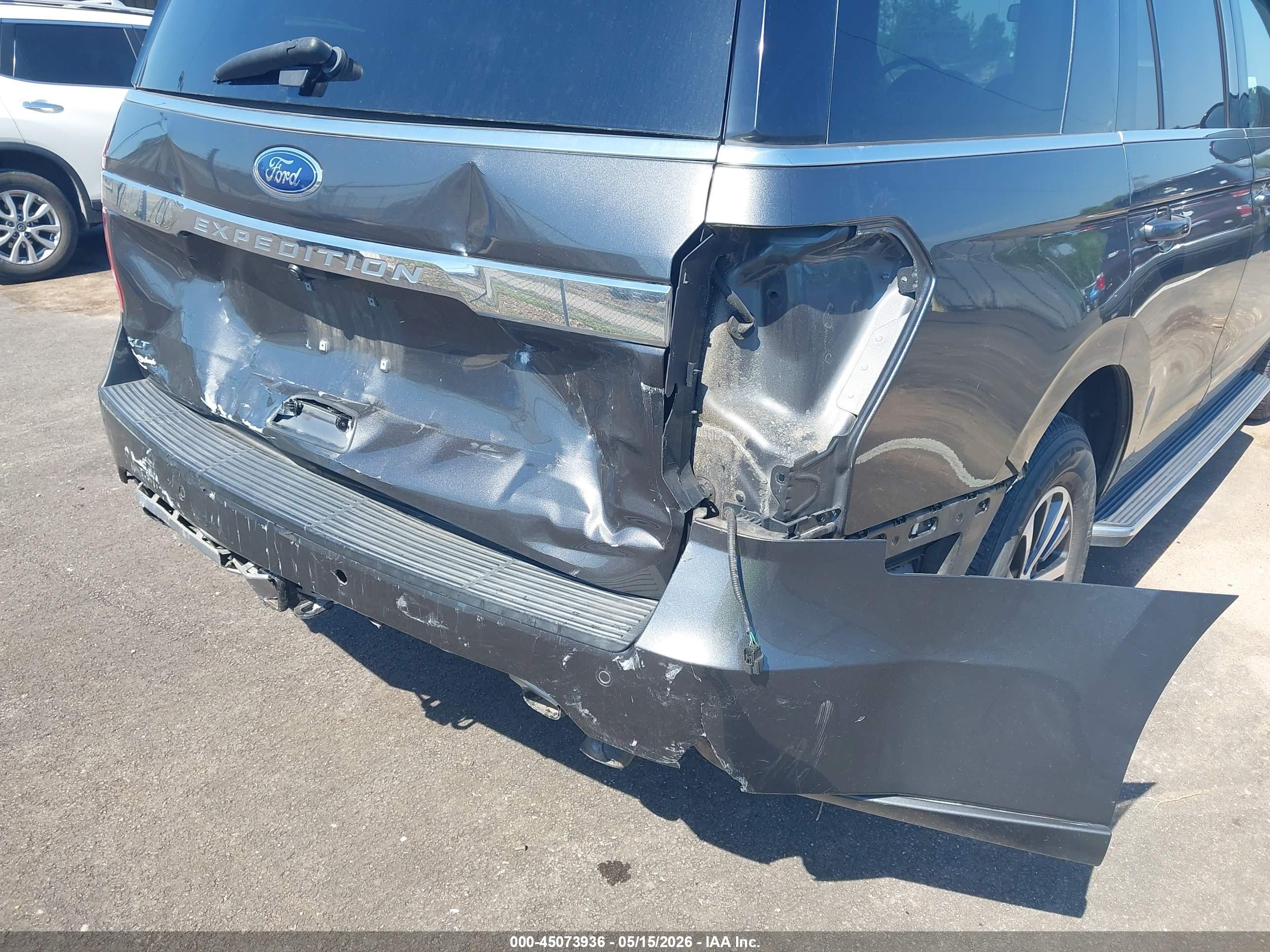 FORD EXPEDITION image 6
