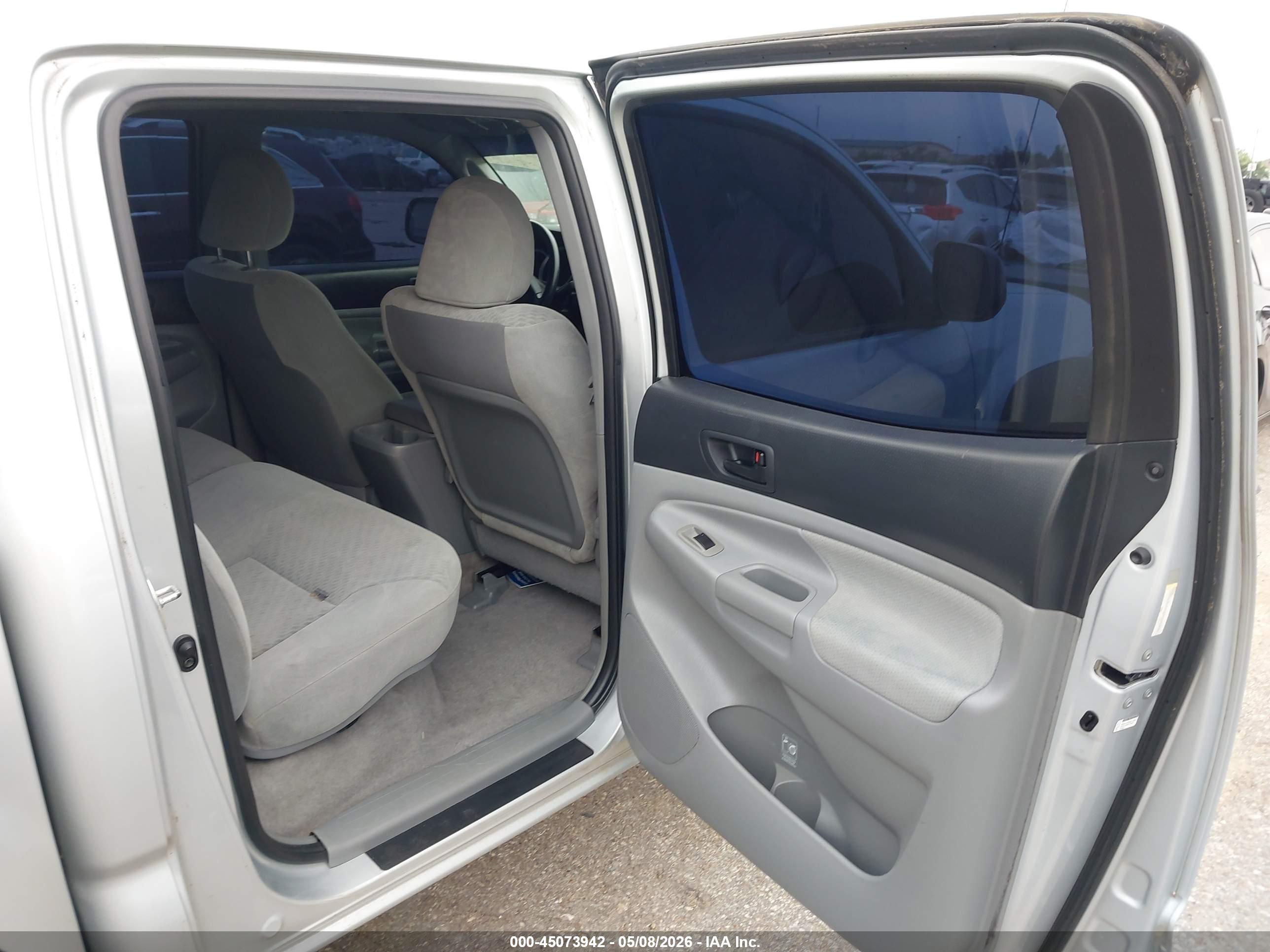 TOYOTA TACOMA image 8