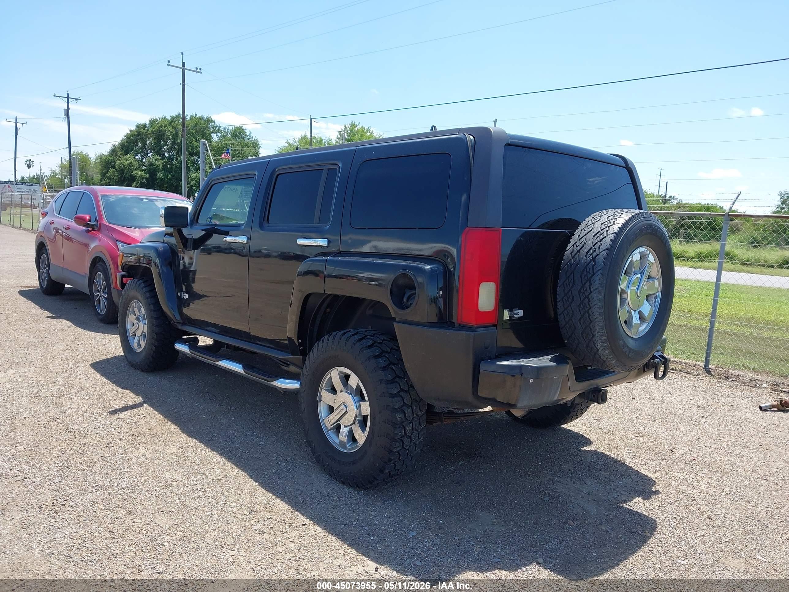 HUMMER H3 image 3