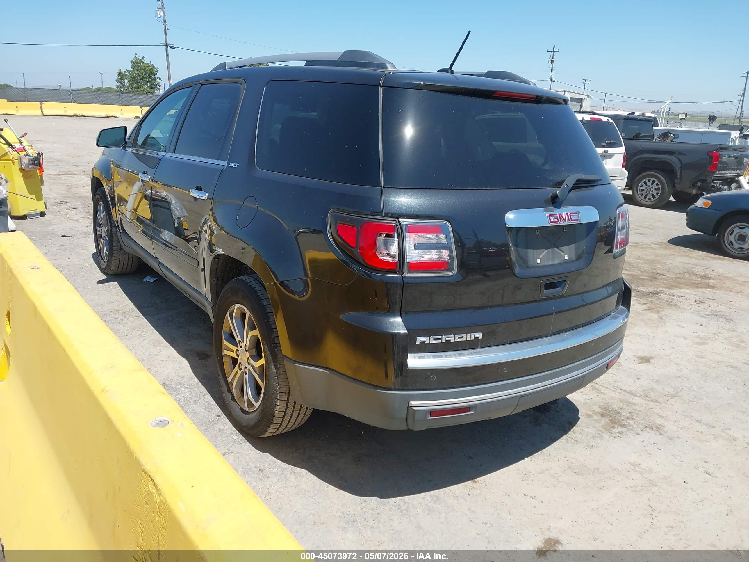 GMC ACADIA image 3