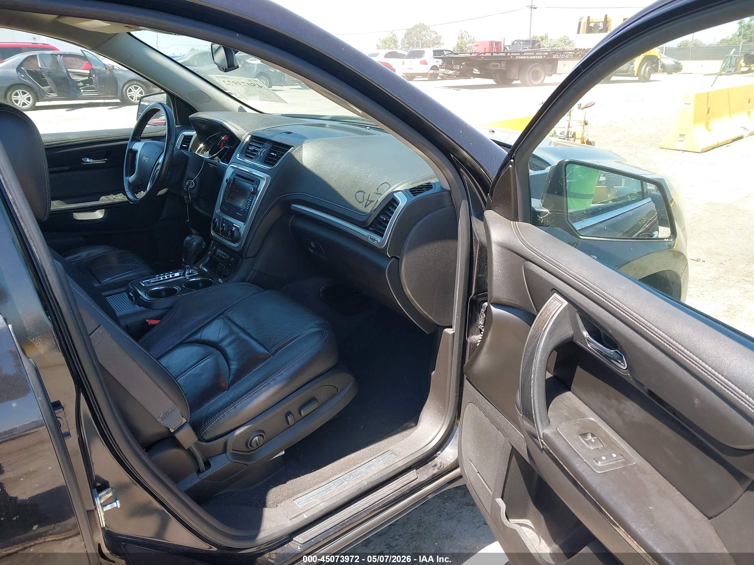 GMC ACADIA image 5