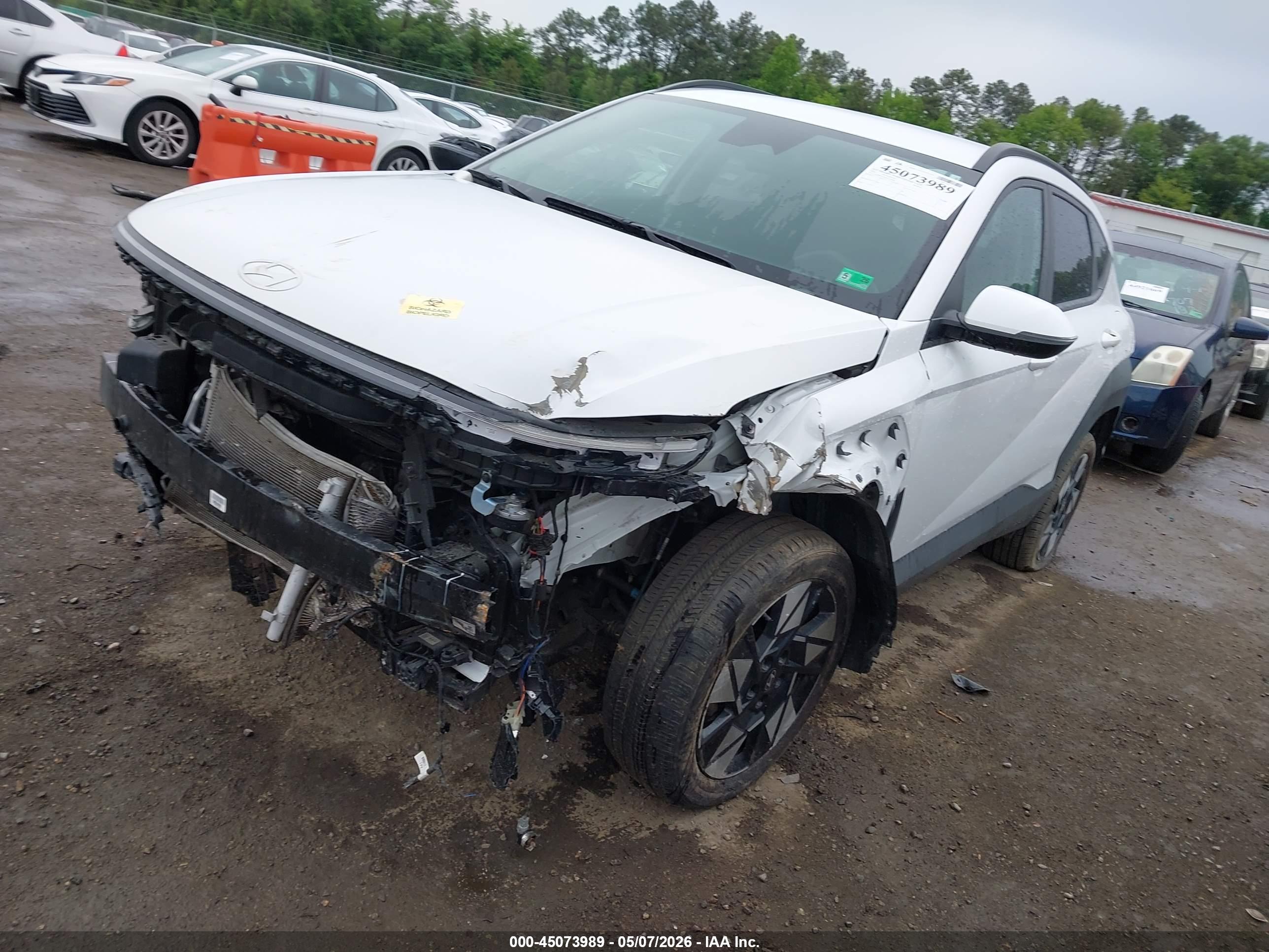 HYUNDAI KONA image 2