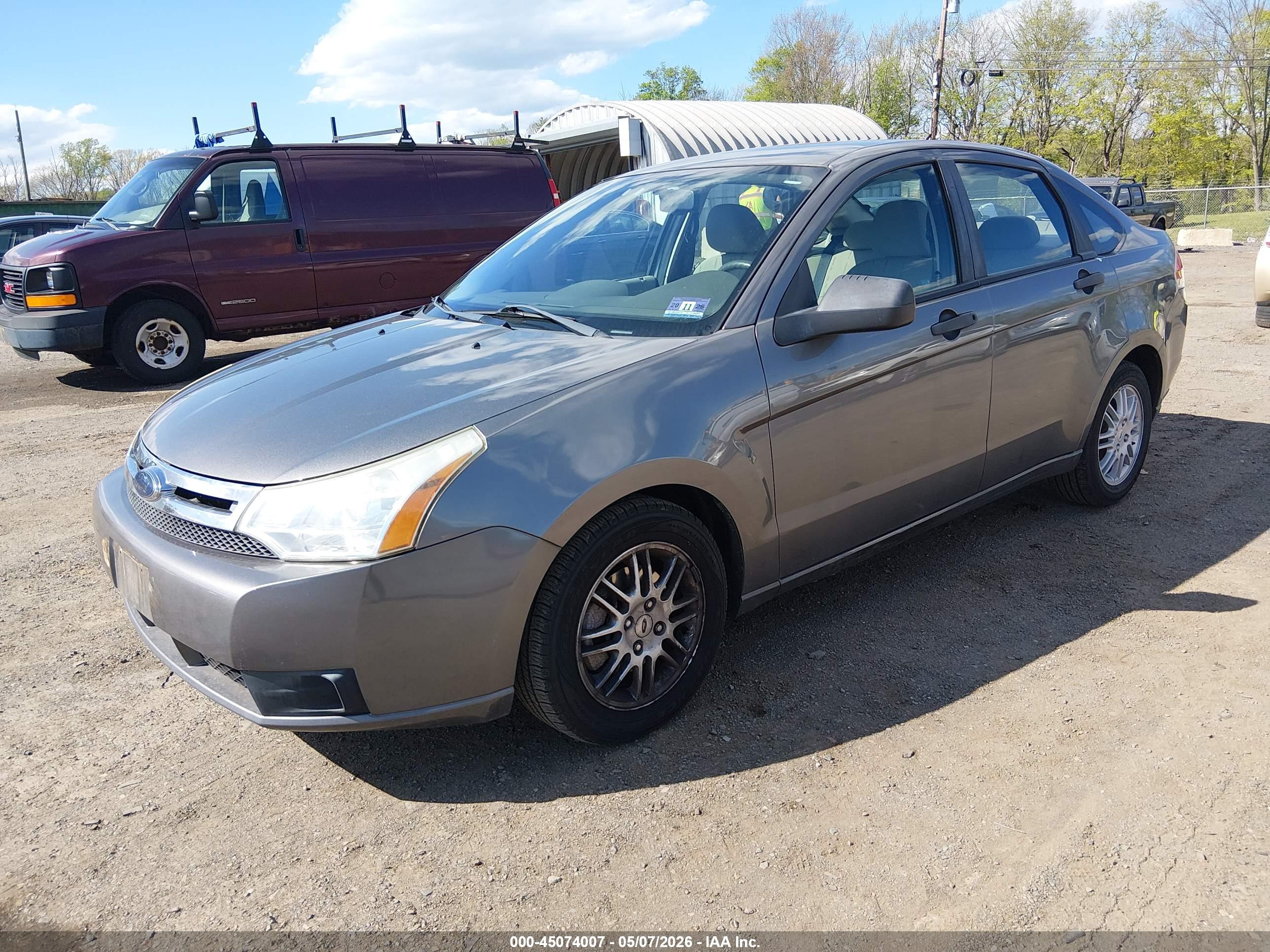 FORD FOCUS image 2