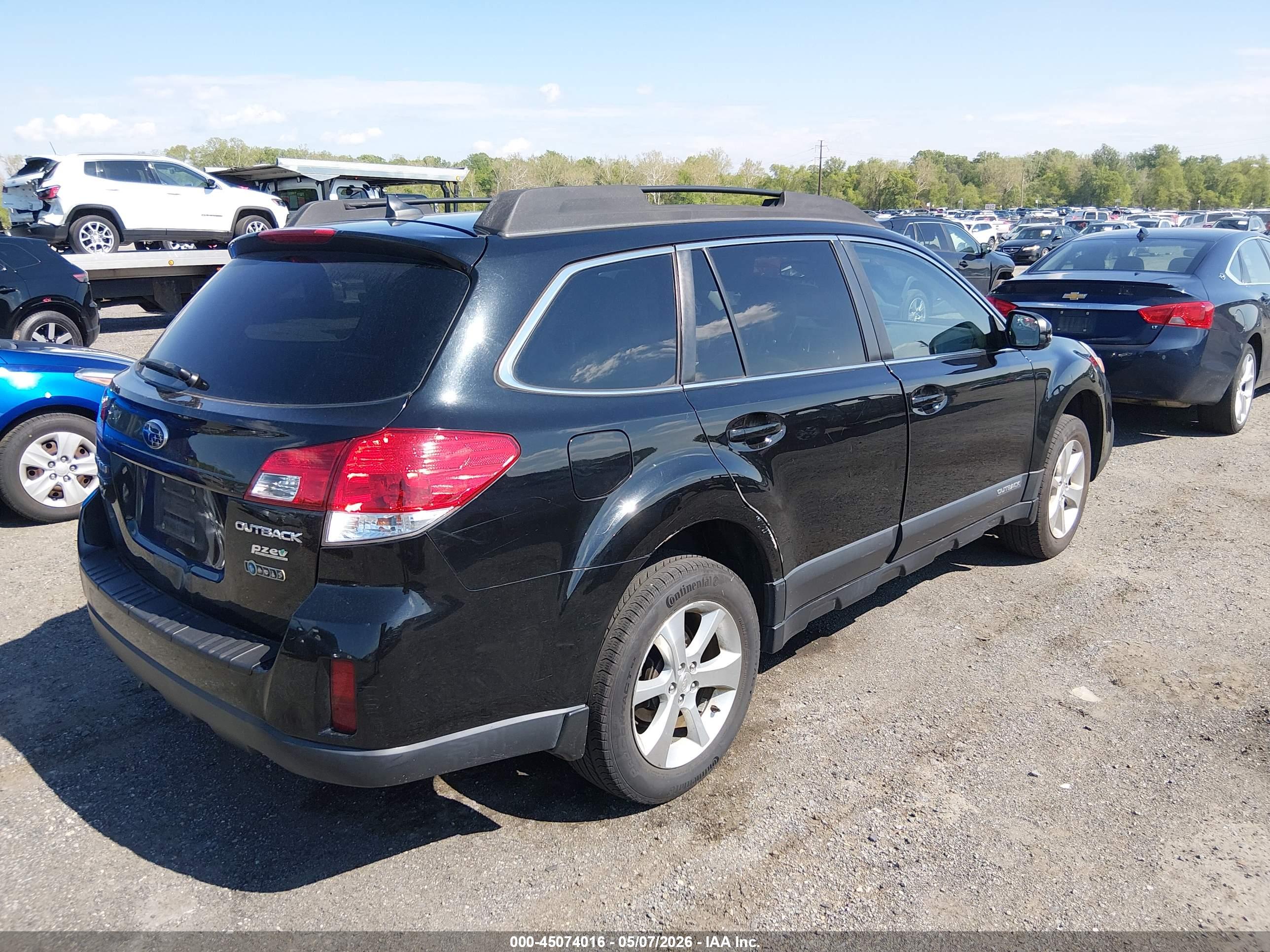 SUBARU OUTBACK image 4