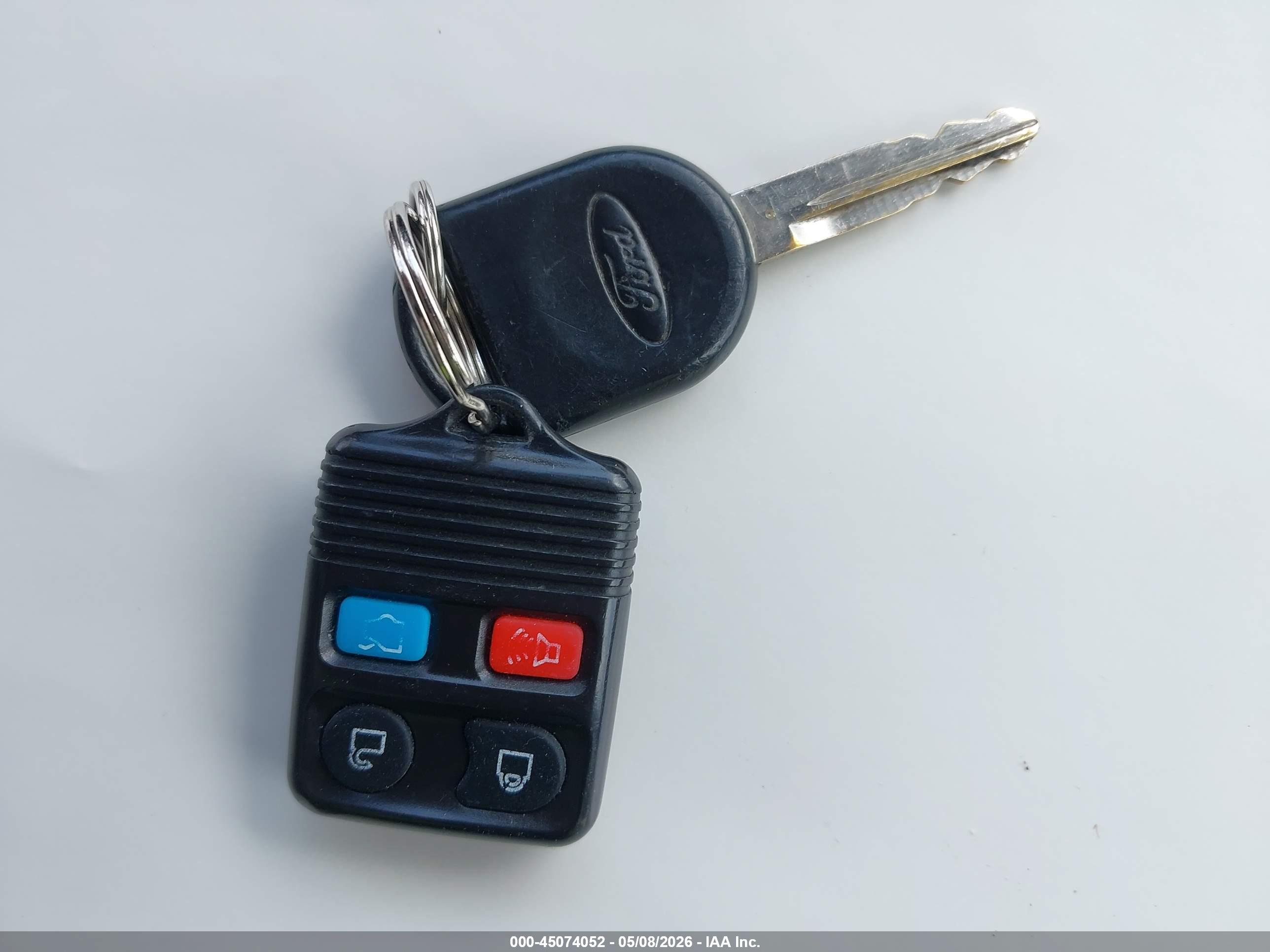 FORD EXPLORER image 11