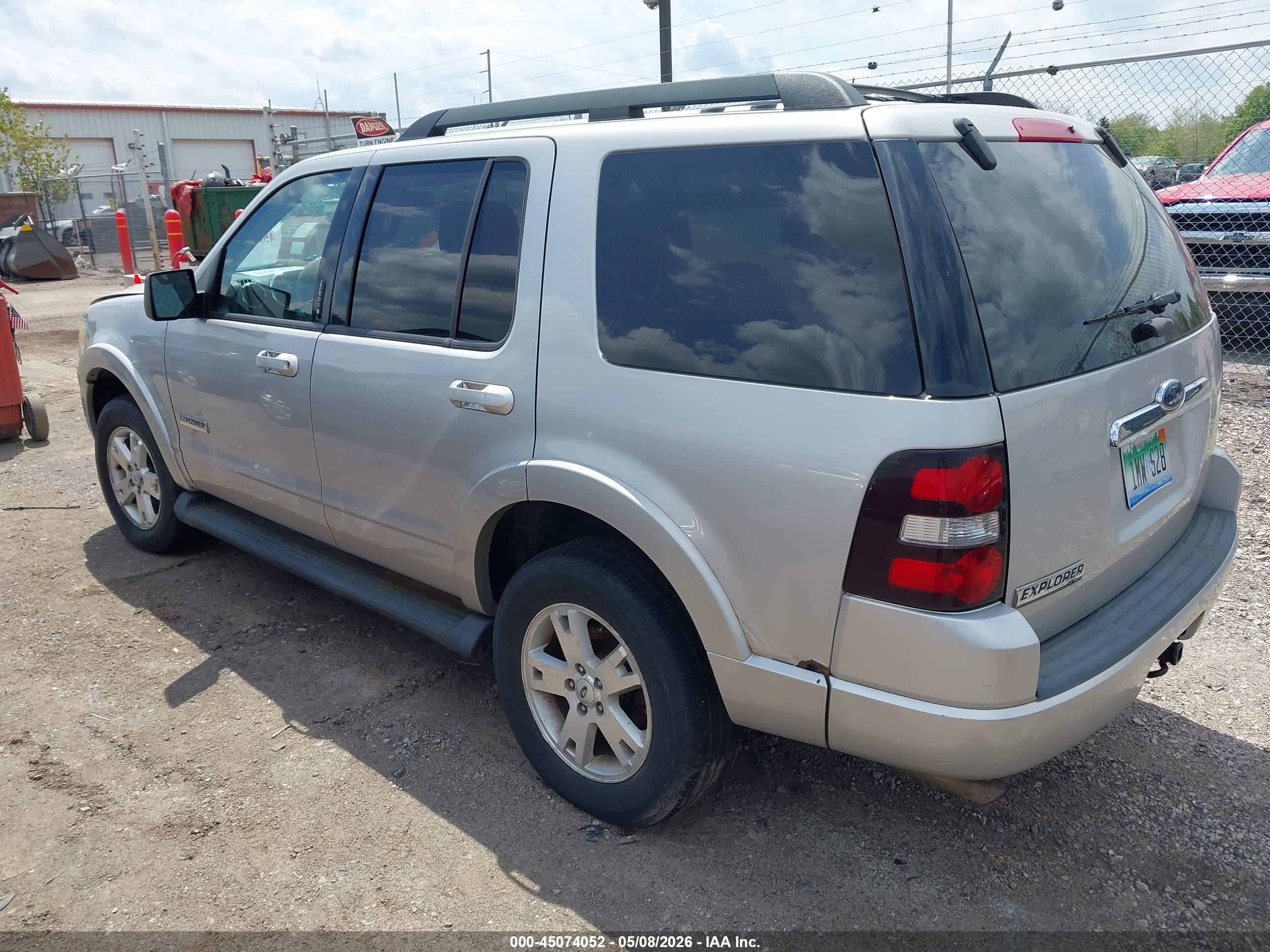 FORD EXPLORER image 3