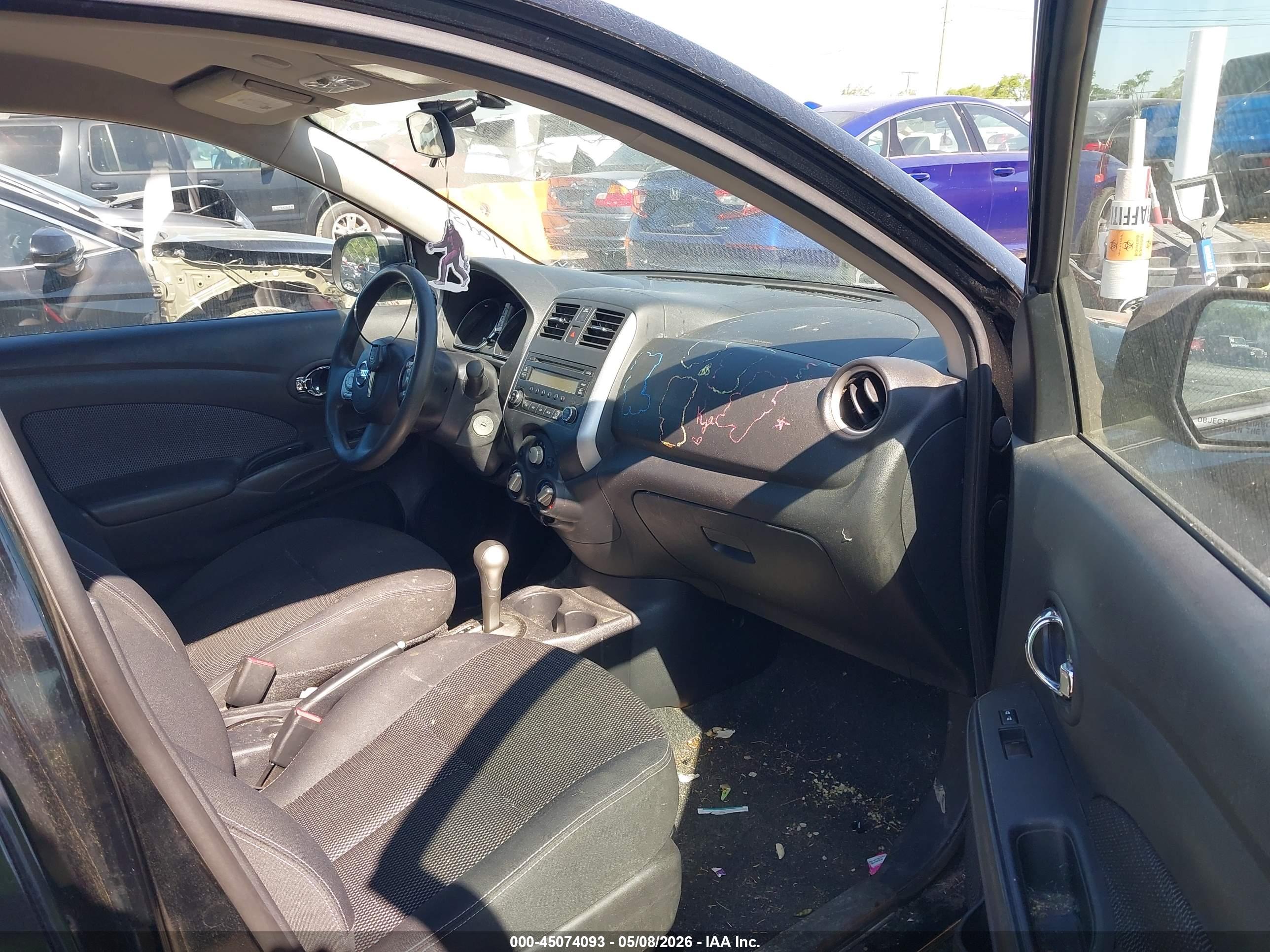 NISSAN VERSA image 5
