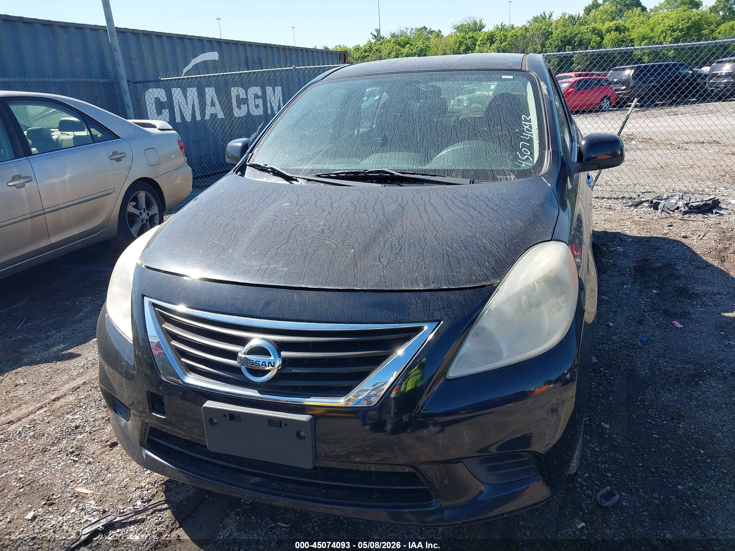 NISSAN VERSA image 6