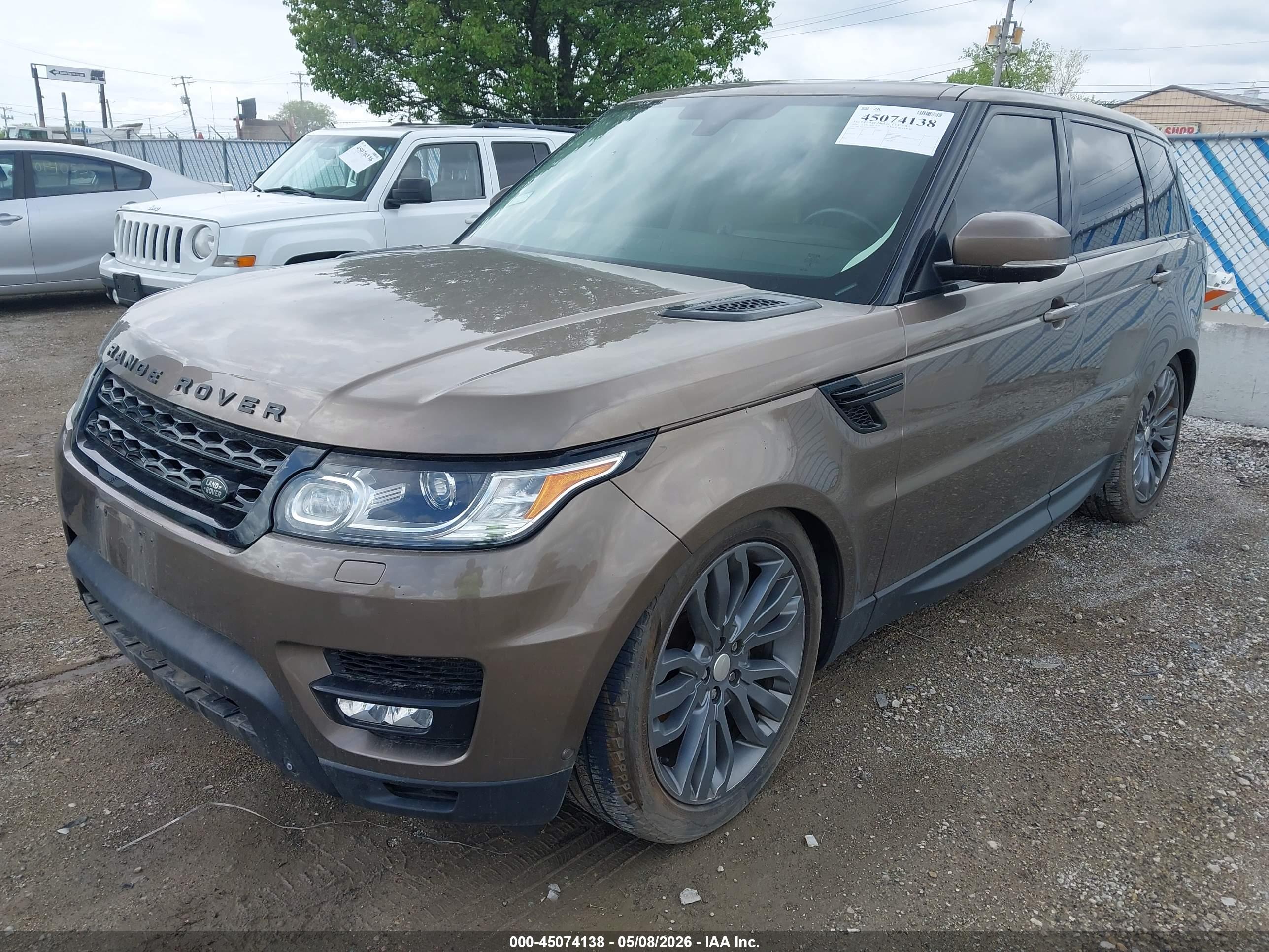 LAND ROVER image 2