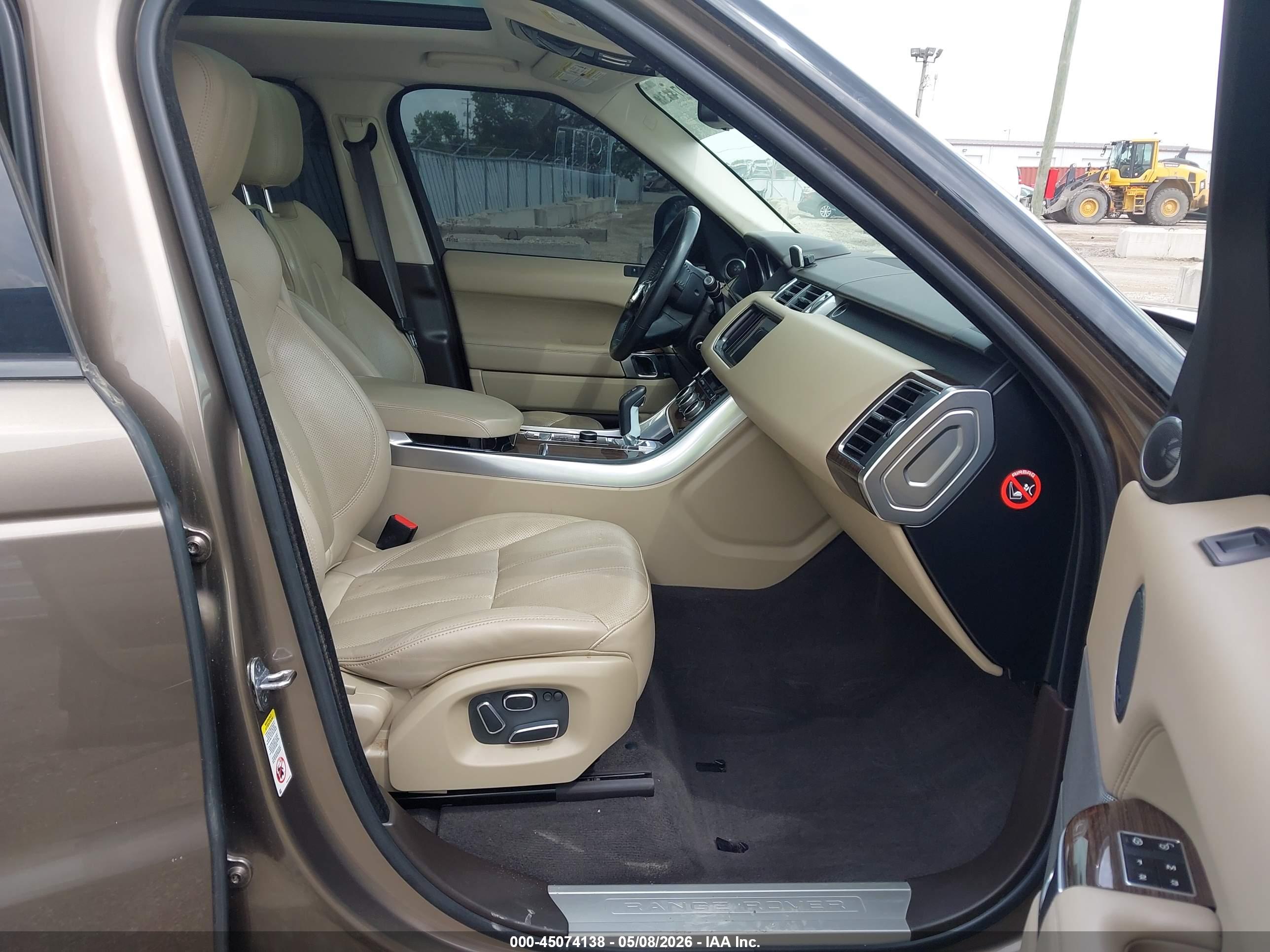 LAND ROVER image 5