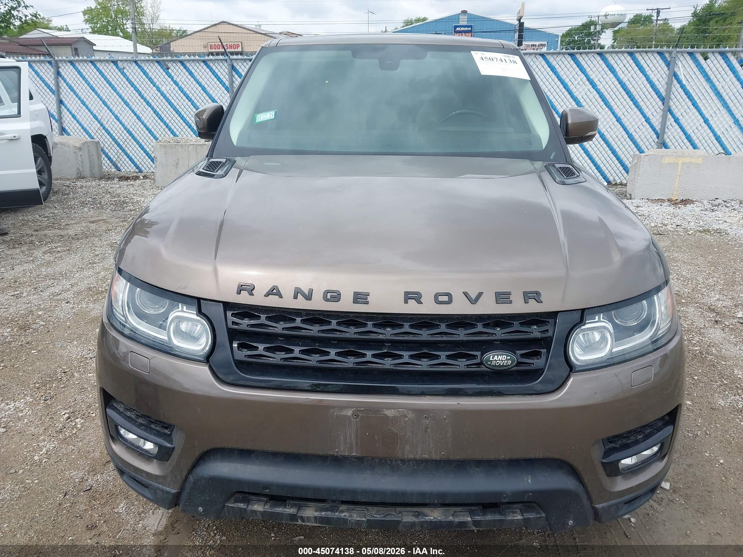 LAND ROVER image 6