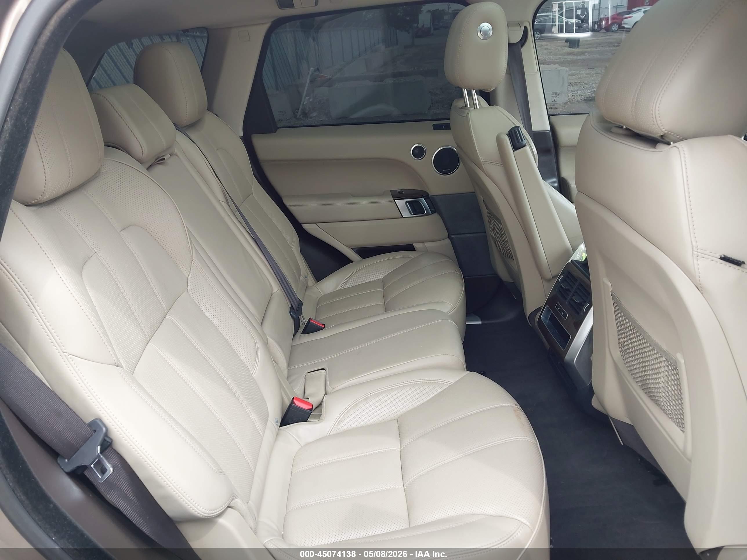 LAND ROVER image 8