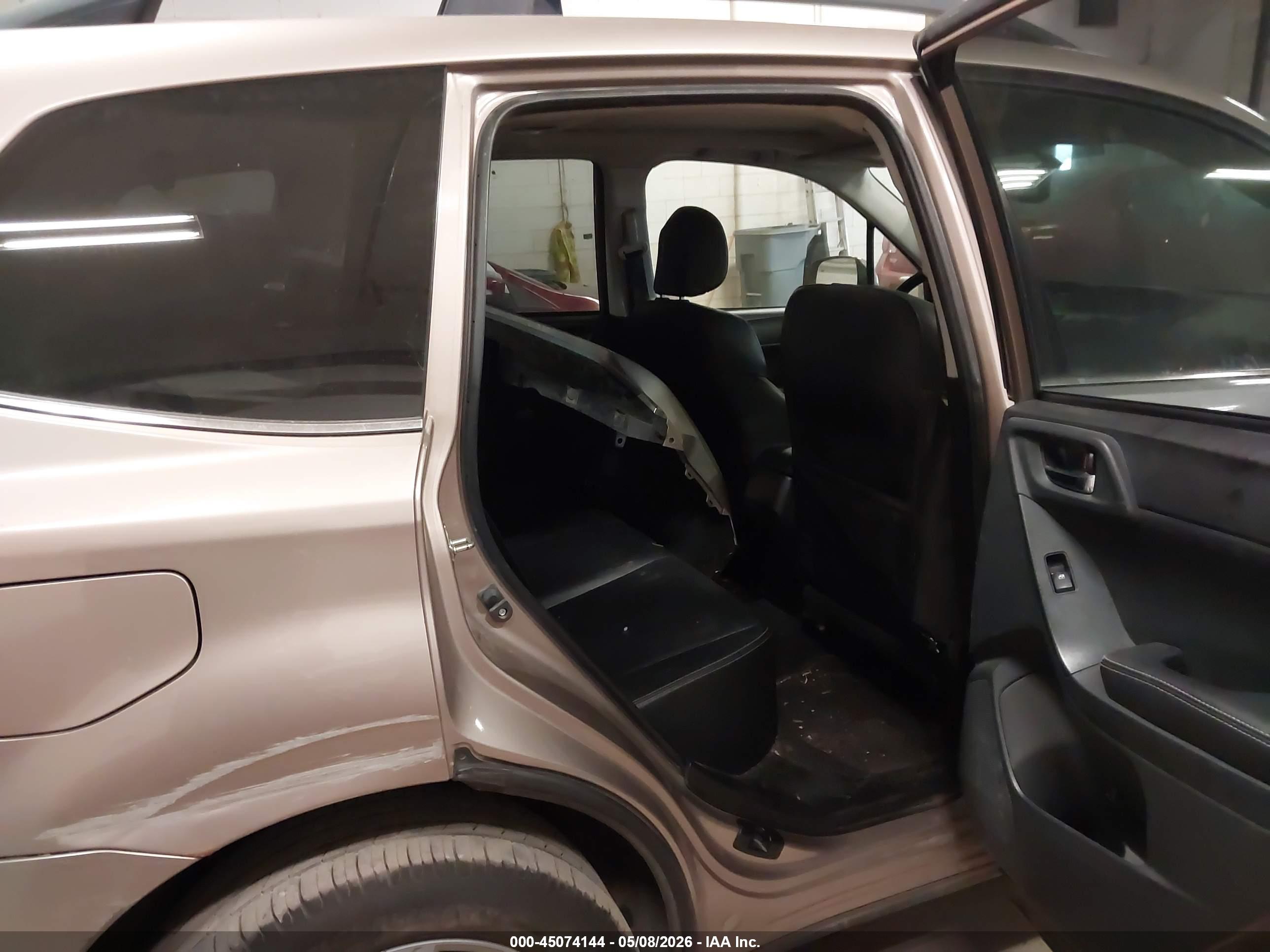 SUBARU FORESTER image 8