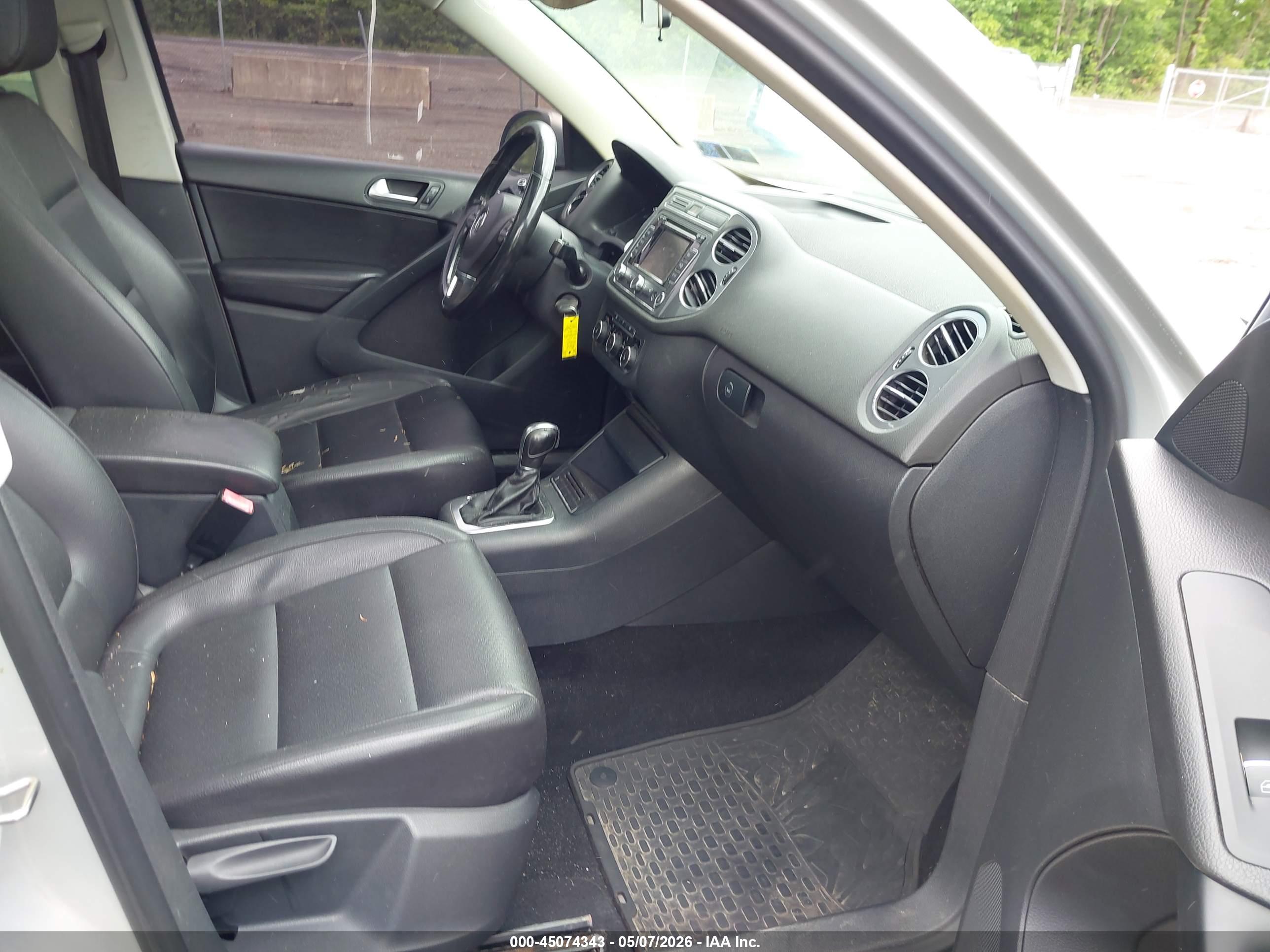 VOLKSWAGEN TIGUAN image 5